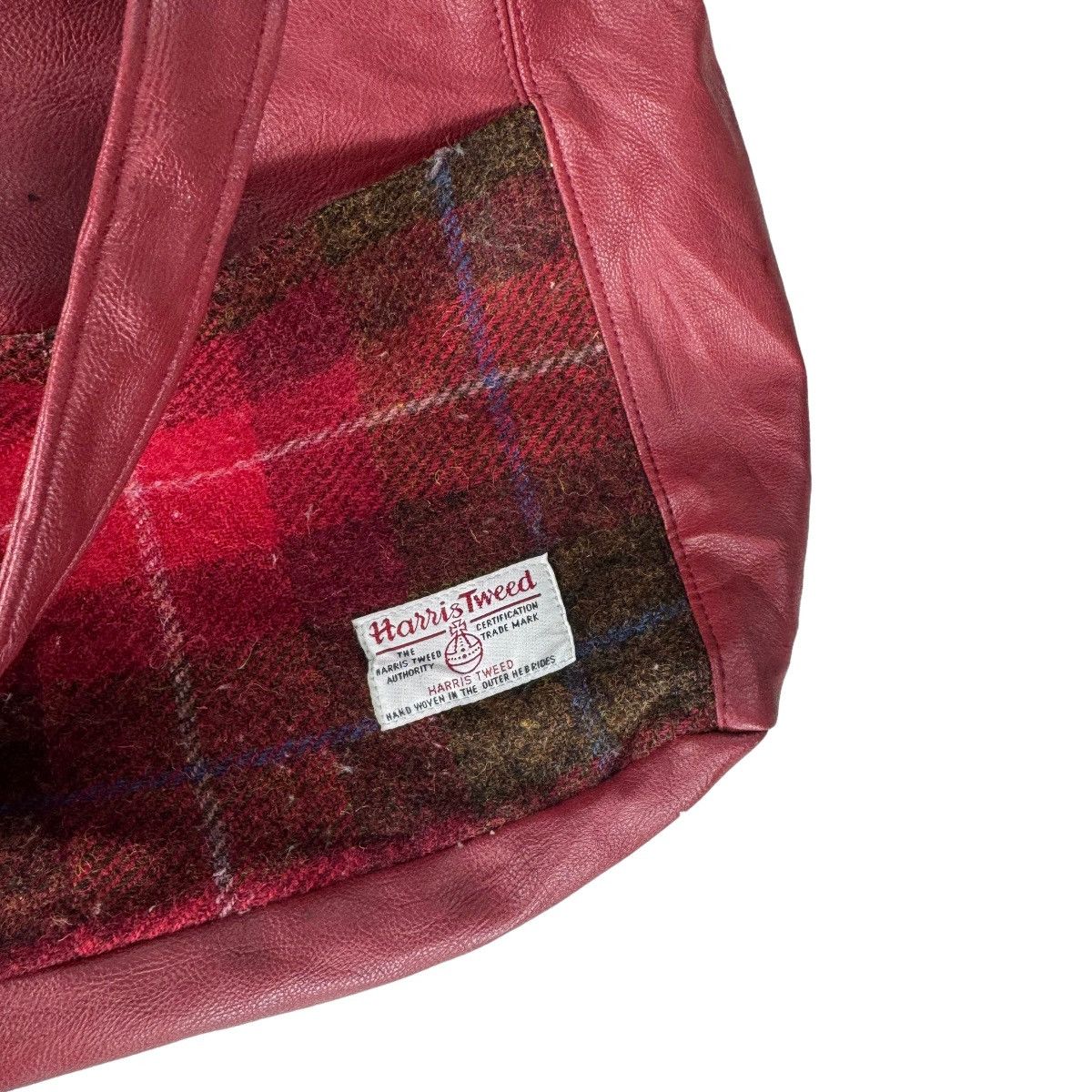 Harris Tweed 🌟HARRIS TWEED RED CHERRY HANDBAG / SHOULDER BAG Size ONE SIZE - 7 Thumbnail