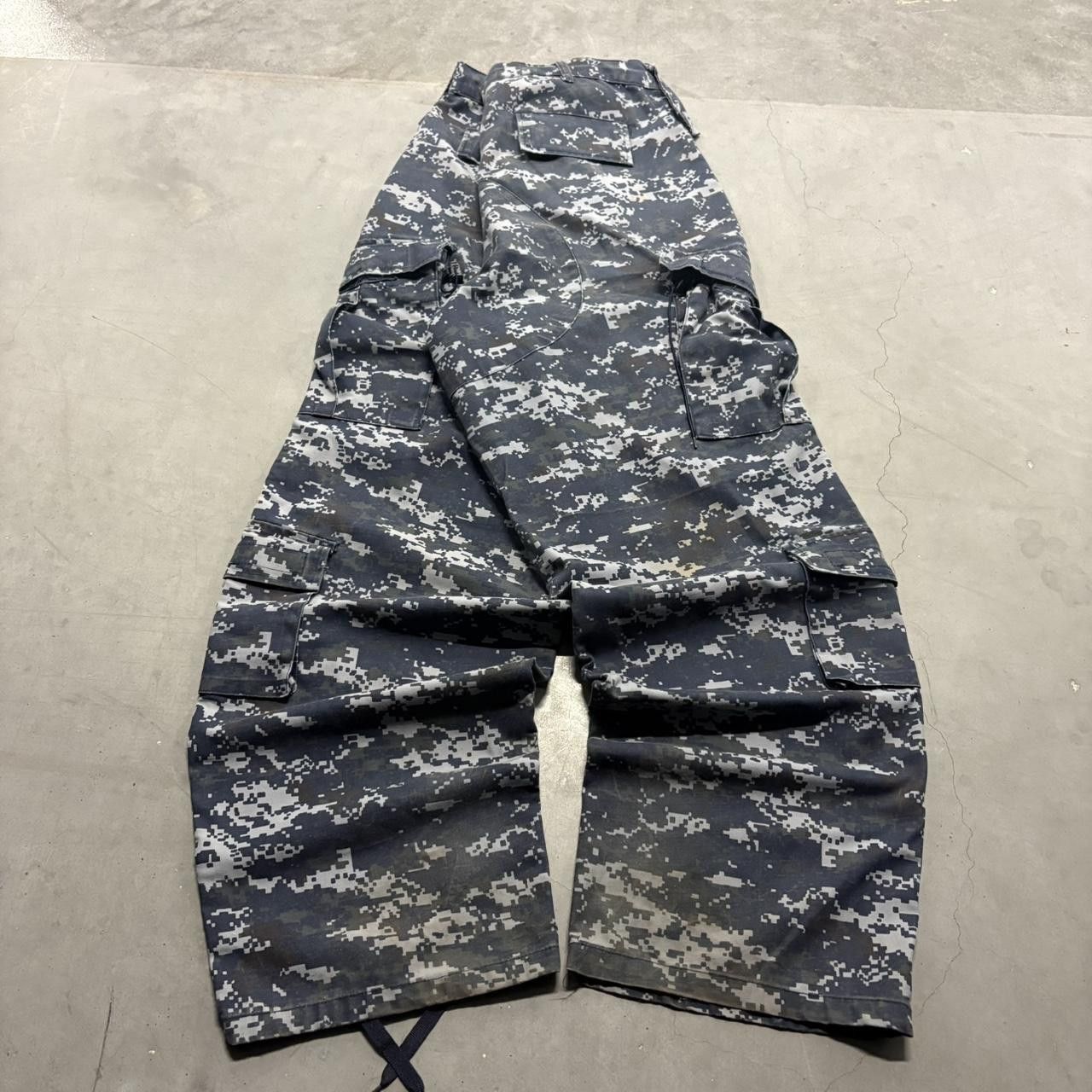 Vintage Crazy Vintage Y2K/2000s Skater Style Blue Digital Camo Streetwear Cargo Pants! Size US 38 / EU 54 - 5 Thumbnail