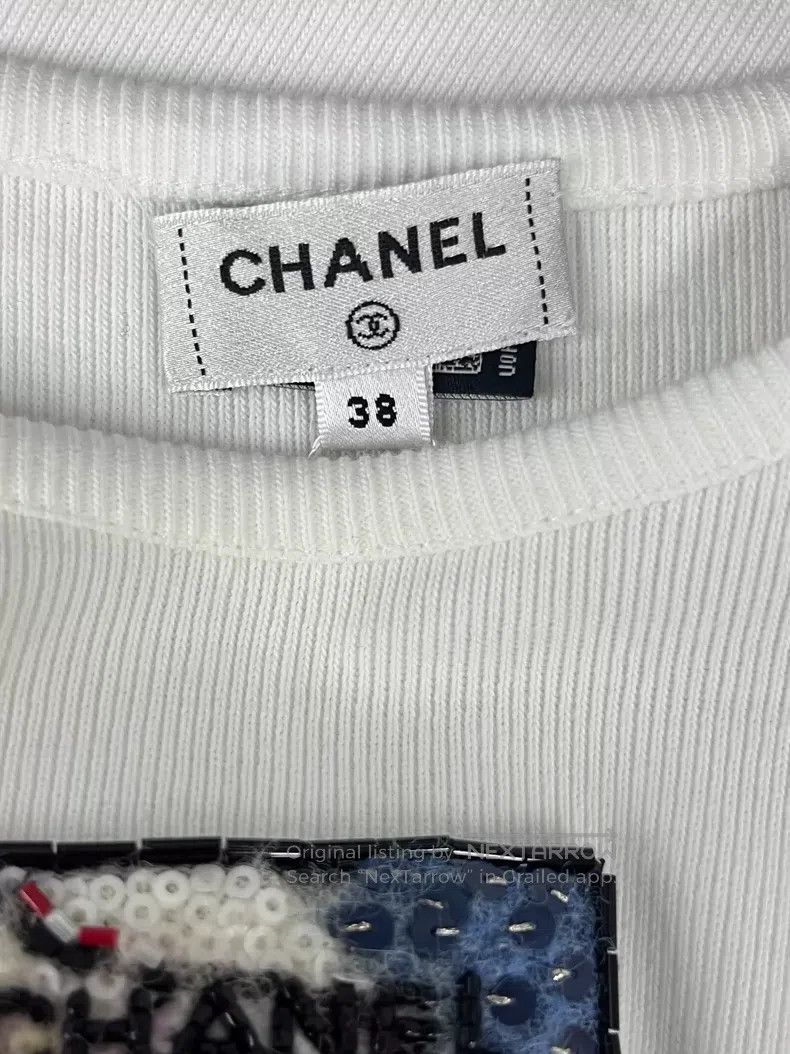 Chanel Chanel White short-sleeved T-shirt with studded bead embro Size XS / US 0-2 / IT 36-38 - 4 Thumbnail