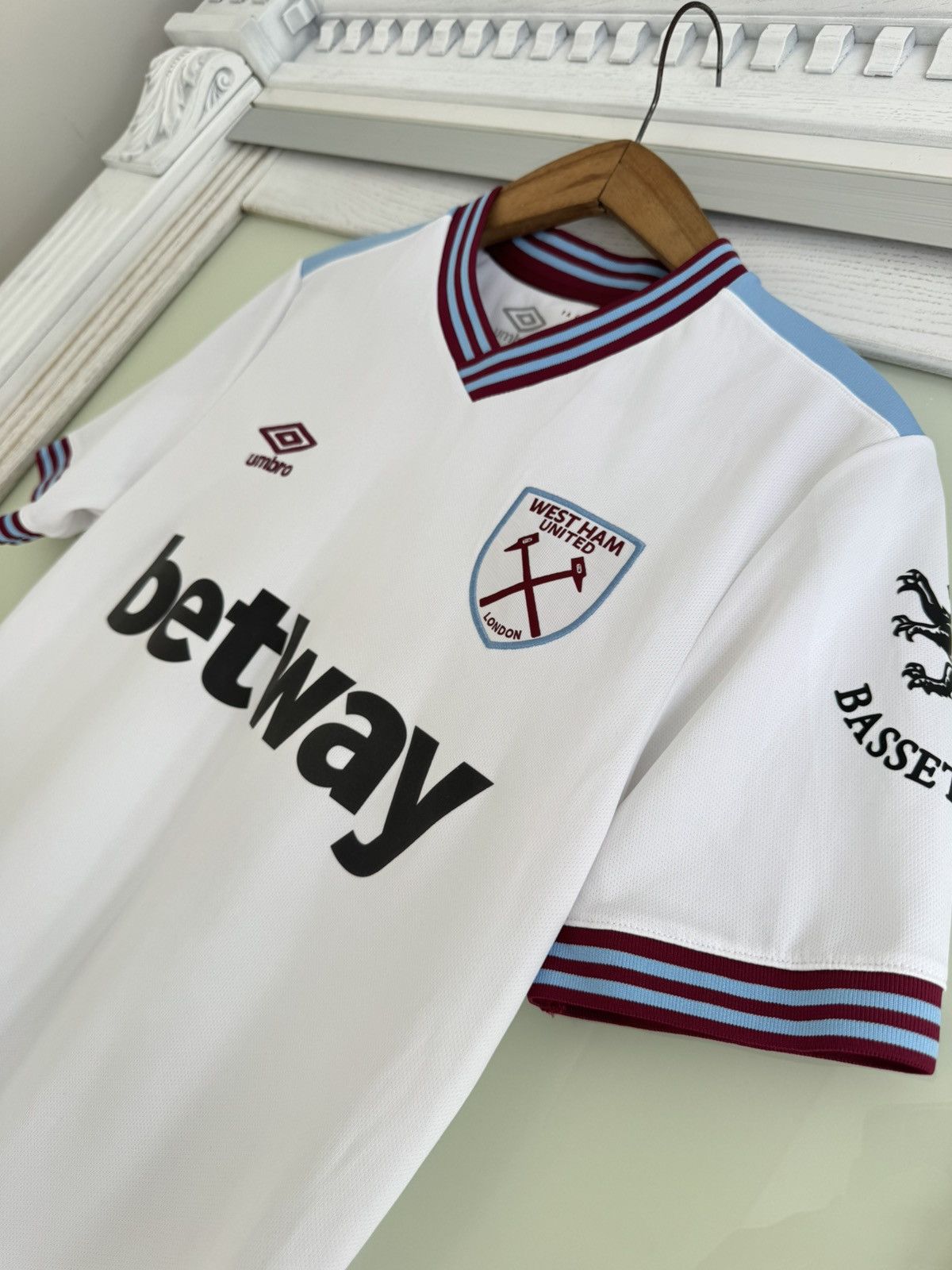 Umbro West Ham United 2019-2020 Away Soccer Jersey Football Shirt Size US M / EU 48-50 / 2 - 5 Thumbnail