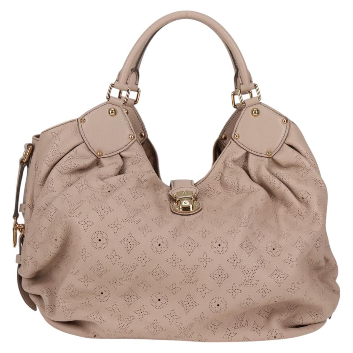 Louis Vuitton Louis Vuitton XL Hobo Mahina Leather Size ONE SIZE - 1 Thumbnail
