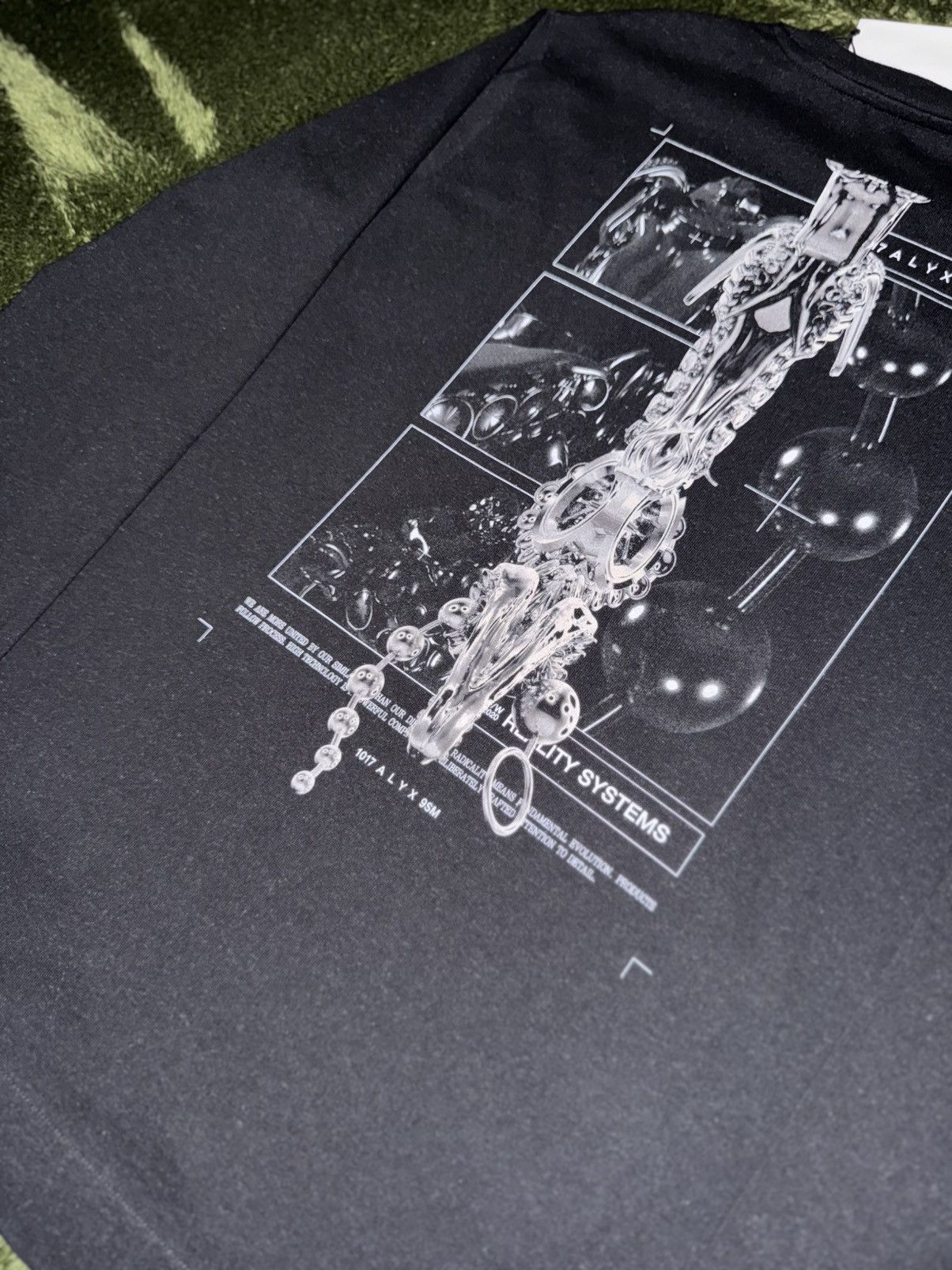 [L] 1017 ALYX 9SM Graphic Print Long Sleeve – Black