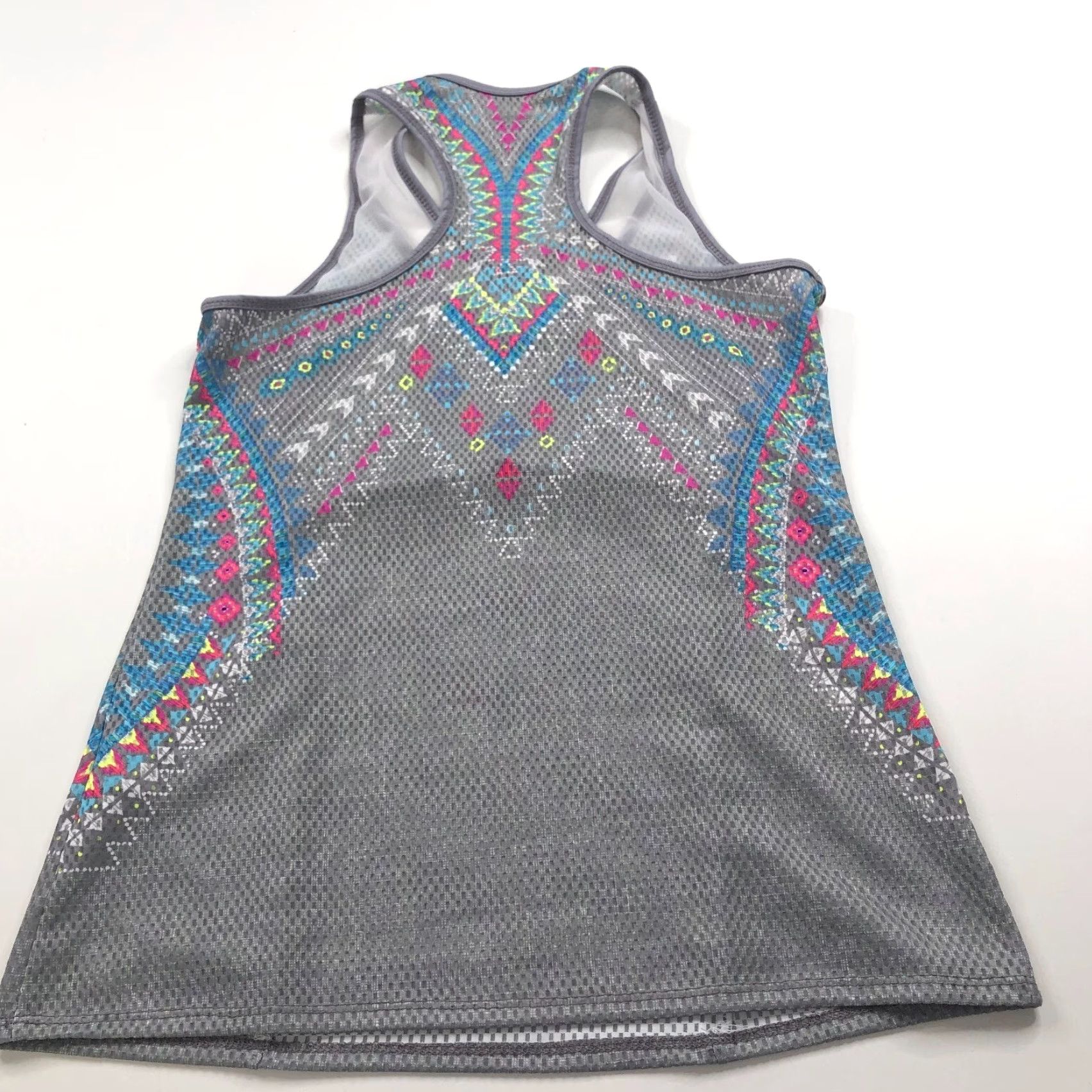 Vintage Lucky In Love Tank Top Womens Small Gray Athleisure Pullover Sleeveless V-Neck Racerback Geometric Print Lightweight Sport Activewear Shirt Size S / US 4 / IT 40 - 5 Thumbnail