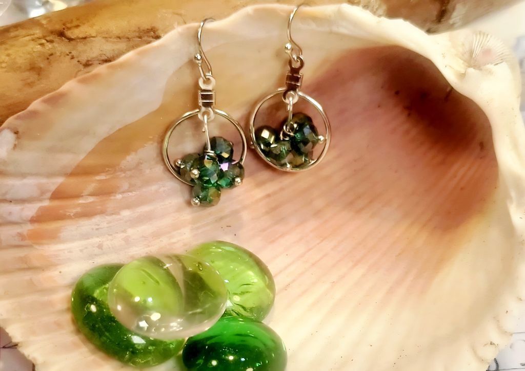 Handmade Faceted bead dangle inside hoop earrings Size ONE SIZE - 2 Thumbnail