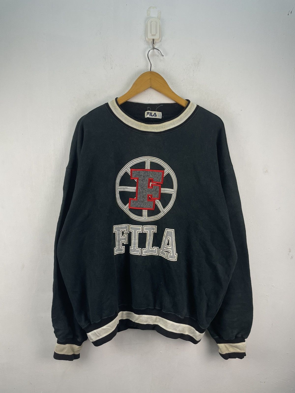 Fila × Vintage Vintage 90s Fila Big Logo Spellout Sweatshirt Baggy Size US XL / EU 56 / 4 - 1 Thumbnail