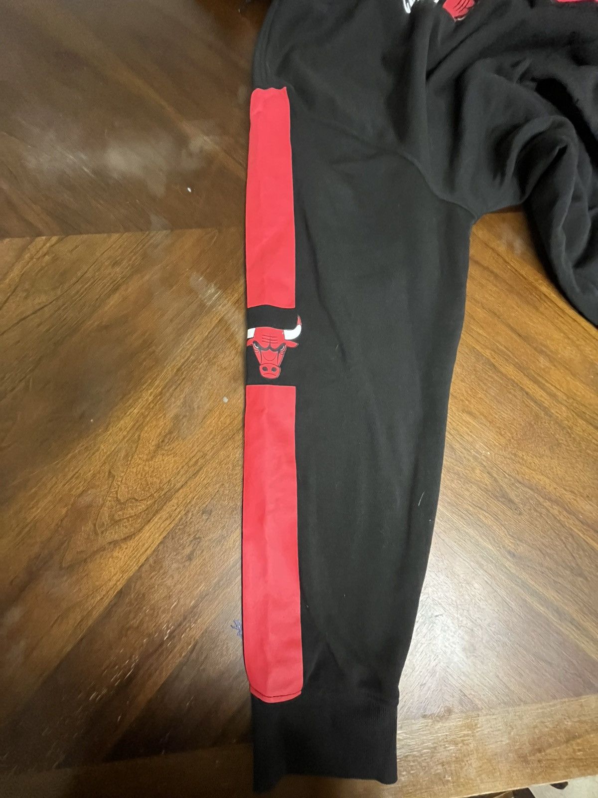 Jordan Brand NBA Chicago, Bulls hoodie, red and black. Size US XXL / EU 58 / 5 - 3 Thumbnail
