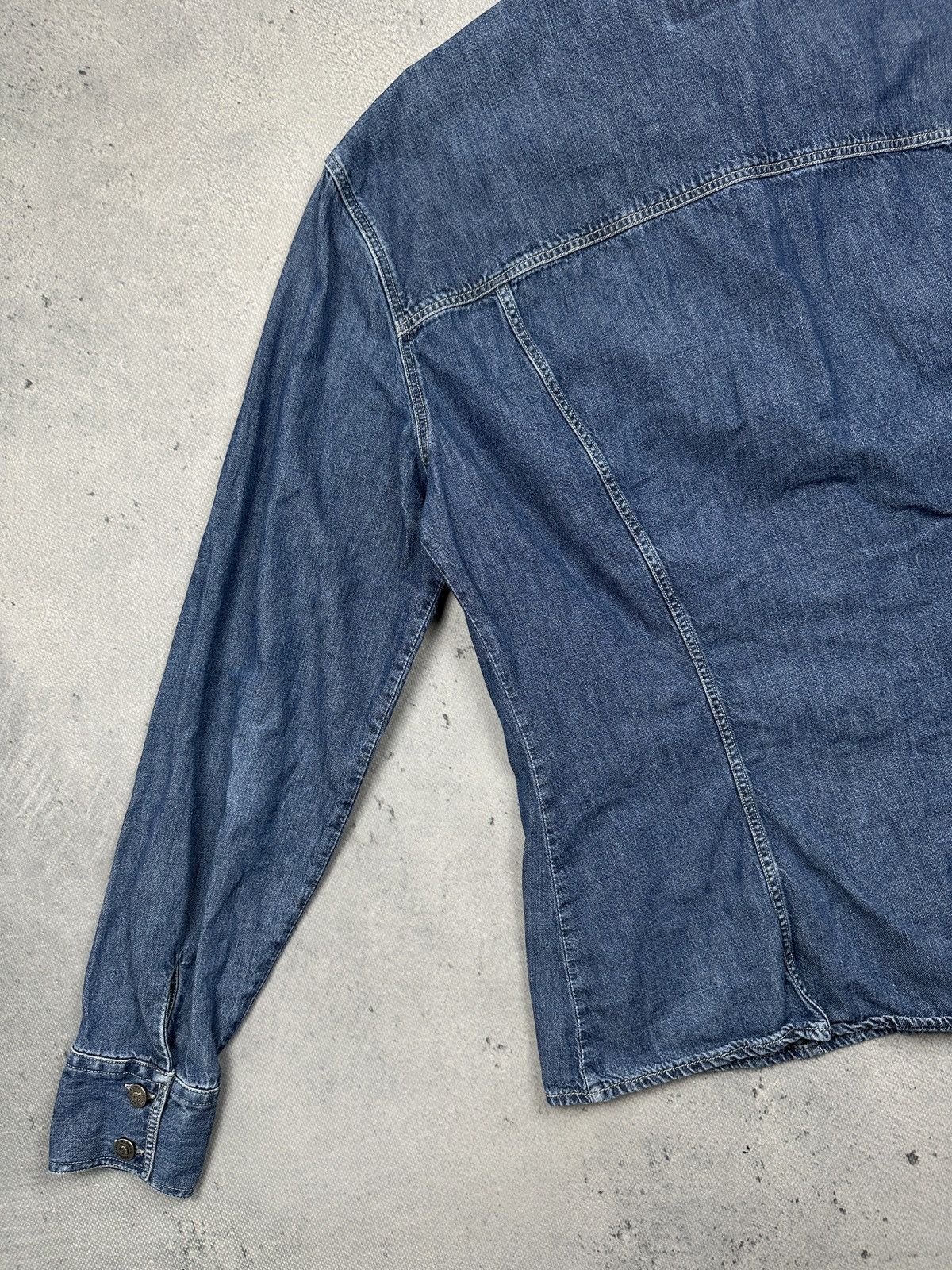 Versace Jeans Couture Versace Jeans Couture Vintage Medusa Button Denim Shirt 90s Size L / US 10 / IT 46 - 9 Thumbnail