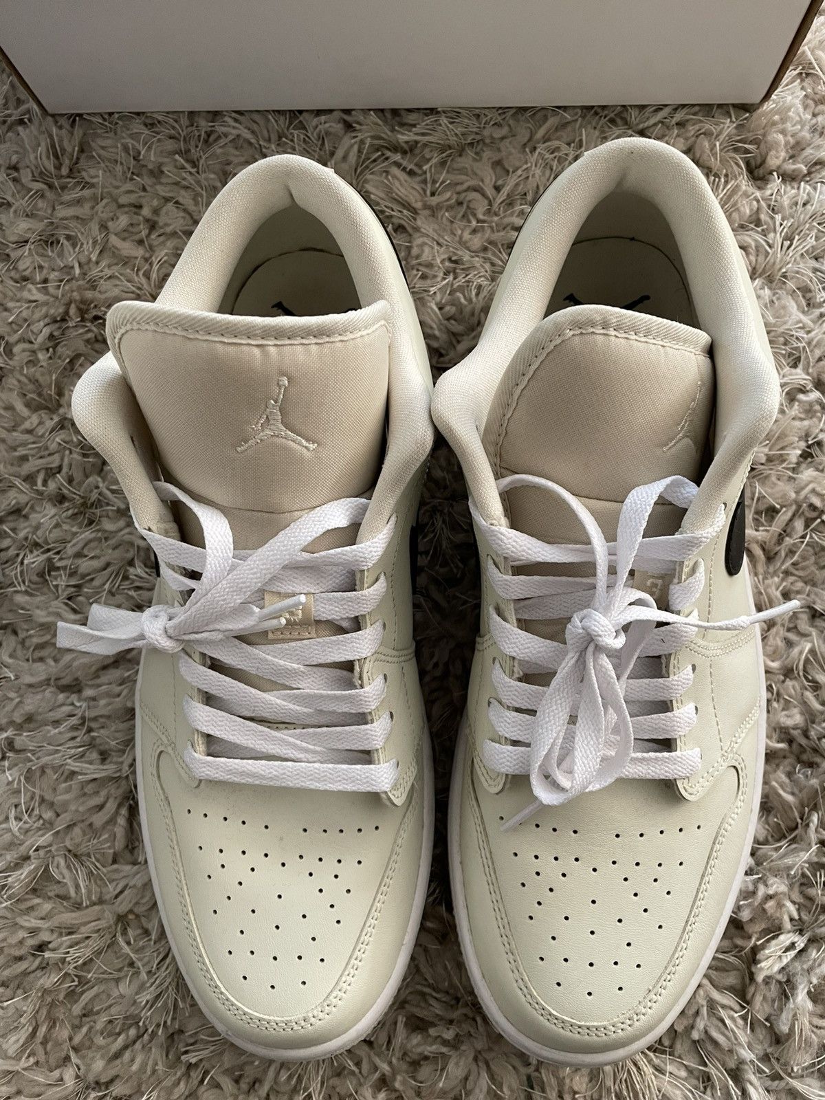Jordan Brand Jordan 1 Low Coconut Milk Size US 11.5 / EU 44-45 - 5 Thumbnail