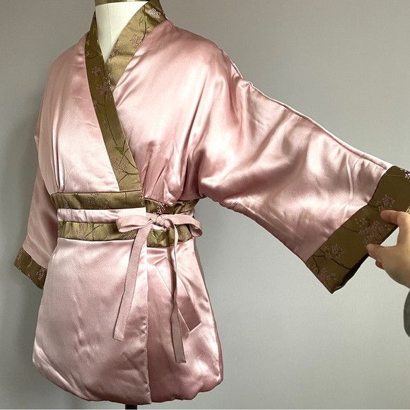 Other Asian-Inspired Pink Quilted Wrap Short Silk Robe - M/L Size ONE SIZE - 5 Thumbnail