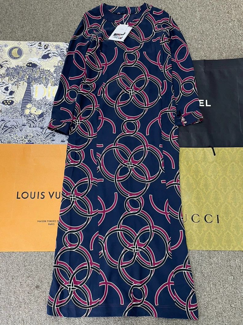 Chanel chanel 23S blue printed large logo silk printed long skirt Size XS / US 0-2 / IT 36-38 - 1 Thumbnail