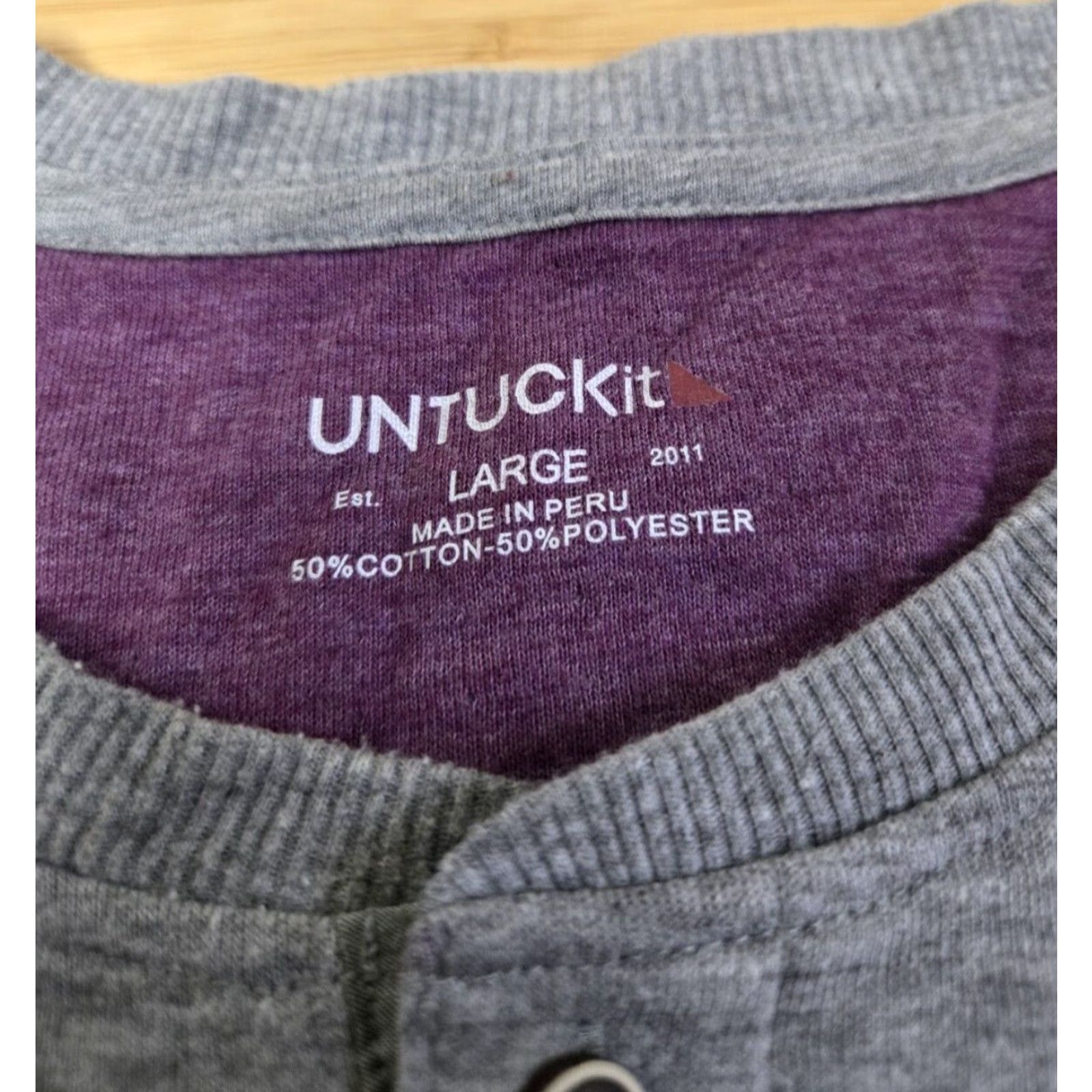 UNTUCKit UNTUCKit Henley Shirt Adult Large Gray Short Sleeve T-Shirt Logo Breothable Summer Regular Mens Size US L / EU 52-54 / 3 - 3 Thumbnail