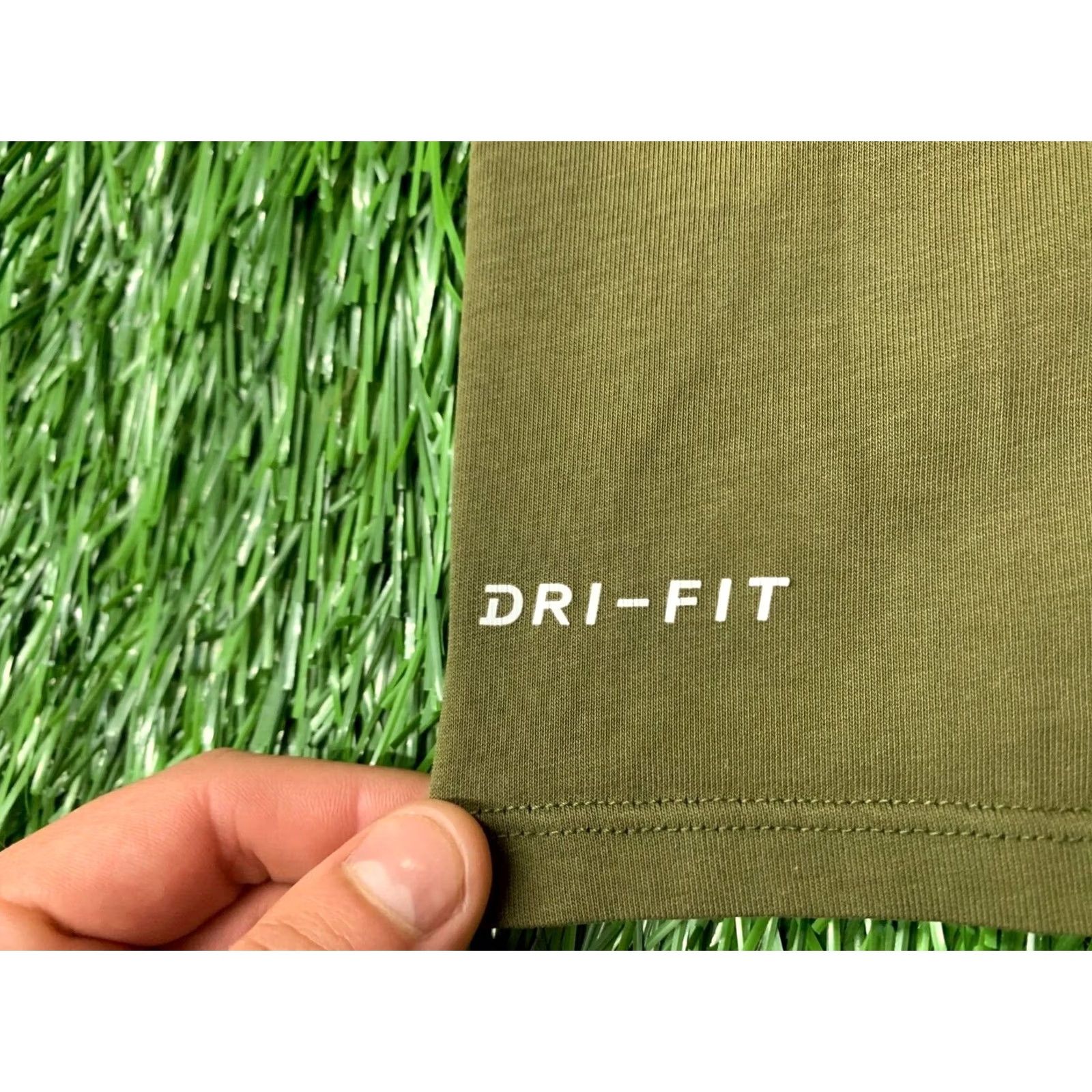 Nike Nike Dri-FIT Training T-Shirt Men XL Olive Jersey Short Sleeve 2018 Nike Dri-FIT 706625-395 Size US L / EU 52-54 / 3 - 4 Thumbnail