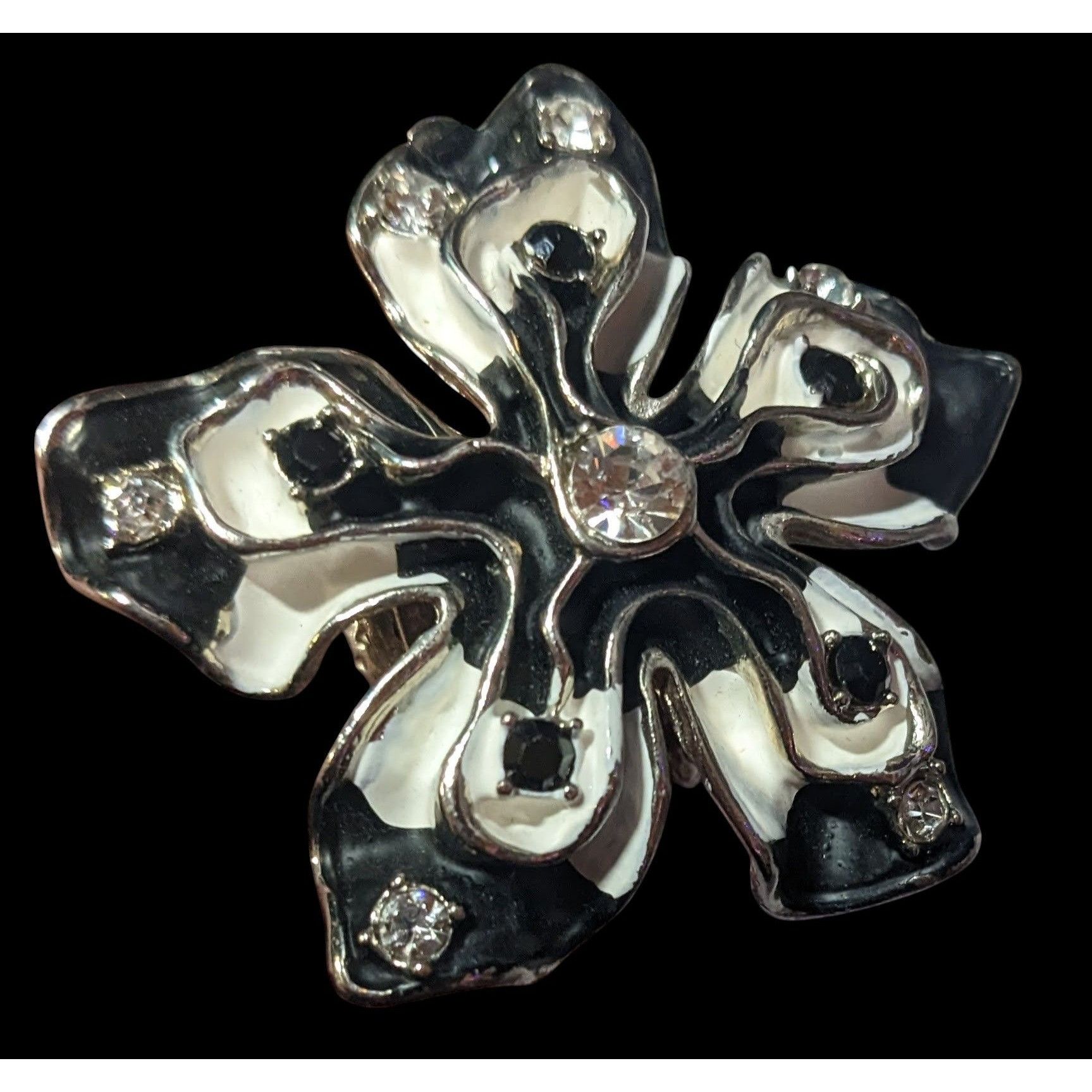 Other Chunky Floral Black And White Stretch Statement Ring Size 6 Size ONE SIZE - 1 Thumbnail