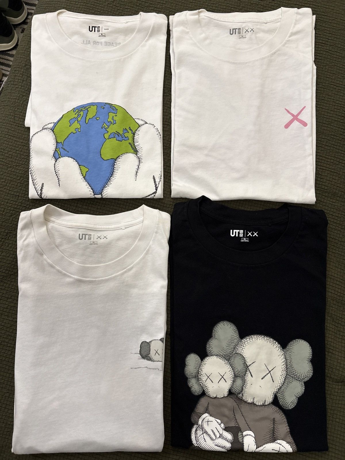 Kaws uniqlo 4 pack tee