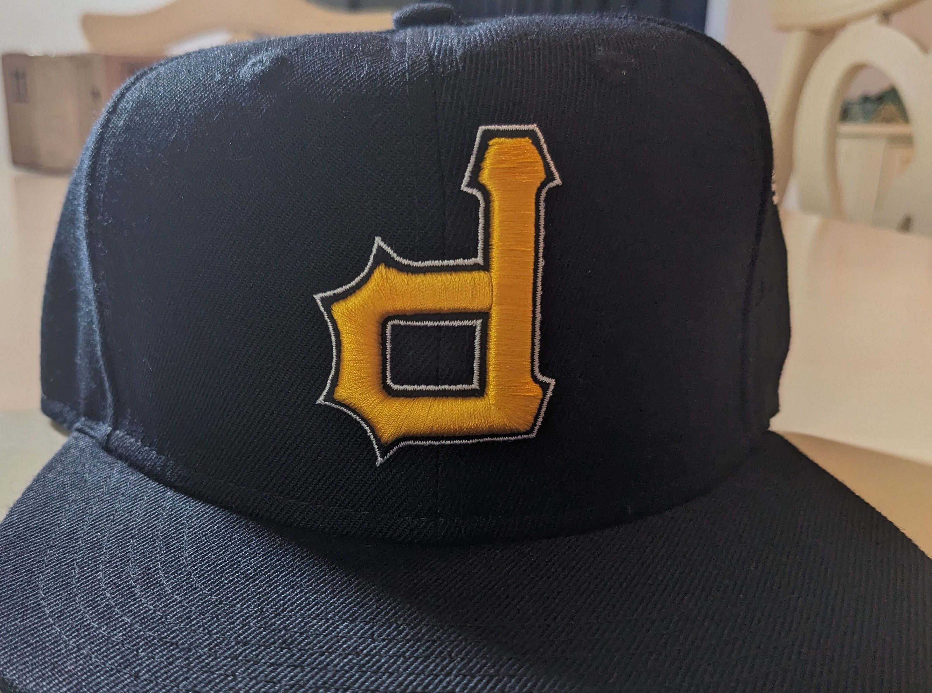 RETROVERT Retrovert Pittsburgh Pirates Snap Back Hat - "Steel City" Size ONE SIZE - 2 Thumbnail