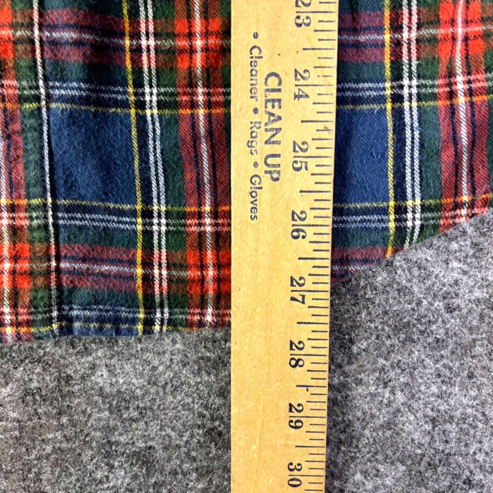 Vintage LL Bean Flannel Shirt Long Sleeve Plaid Blue Red Green Cotton Slightly Fitted Casual Workwear Mens Small Button-Up Size US S / EU 44-46 / 1 - 4 Thumbnail