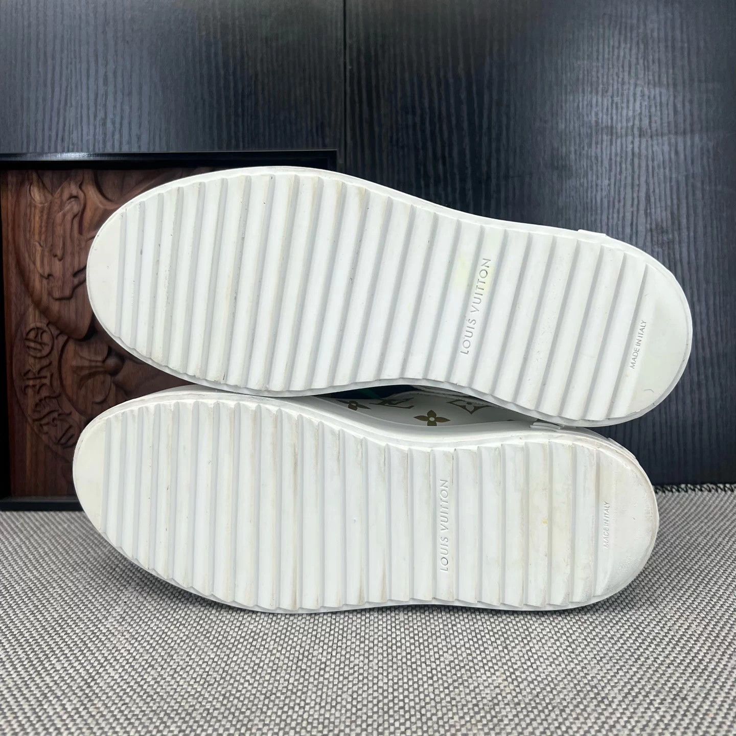 Louis Vuitton LV Time Out Platinum White All Over Print 35.5 Mint Size US 4.5 / IT 34.5 - 7 Thumbnail