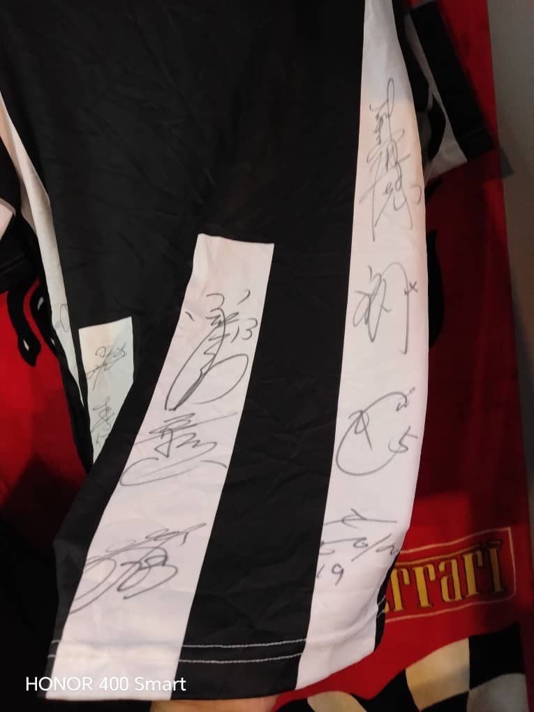 Vintage Vintage juventus jersey signatures player Size US L / EU 52-54 / 3 - 6 Thumbnail