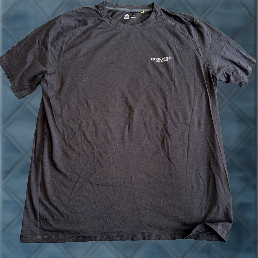 Vintage NOBU Hotel Los Cabos Embroidered Performance T Shirt Tasc XL Black Mens Size US XL / EU 56 / 4 - 1 Thumbnail