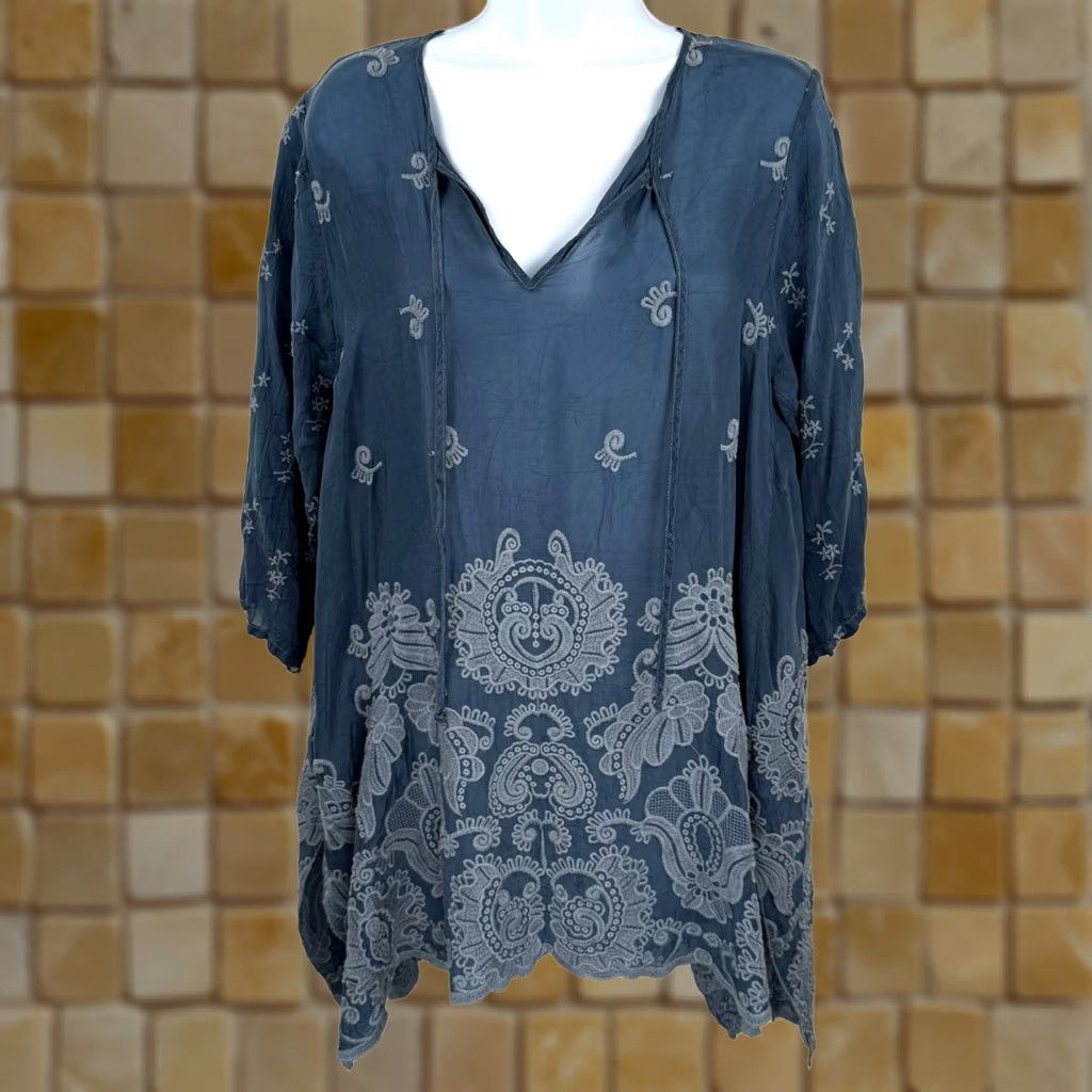 Johnny Was Johnny Was Blouse Womens S Blue Embroidered Rayon Sheer Floral Boho Tunic Shirt 3/4 Sleeve V-Neck Pullover Casual Party (1960s) Size S / US 4 / IT 40 - 1 Thumbnail