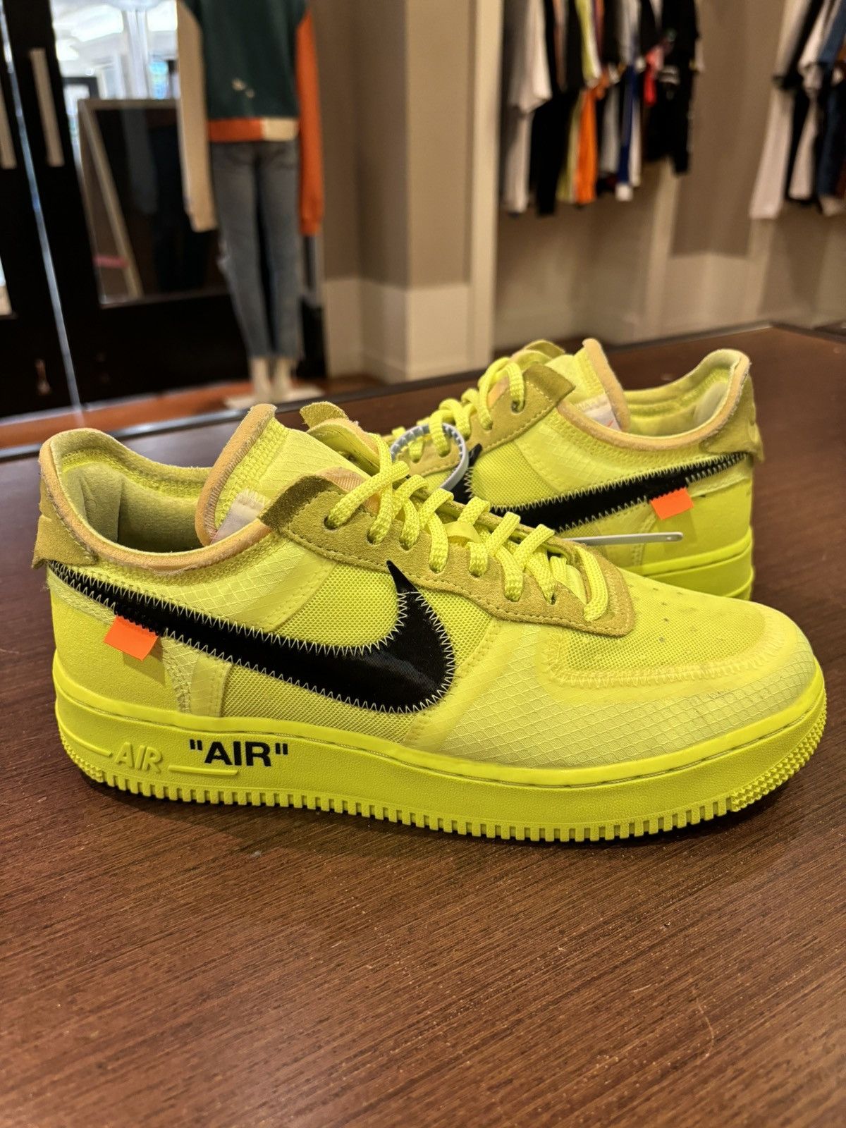 Nike × Off-White Nike Off-White Air Force 1 Low ‘Volt’ Size US 8 / EU 41 - 2 Thumbnail