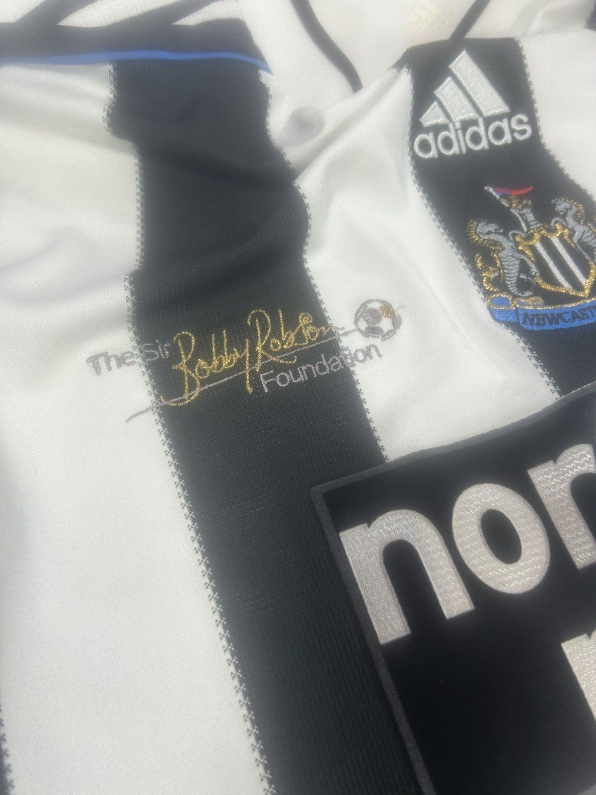 Adidas RARE NEWCASTLE BOBBY ROBSON GAME VS IPSWICH 2009 SHIRT Size US XL / EU 56 / 4 - 5 Thumbnail