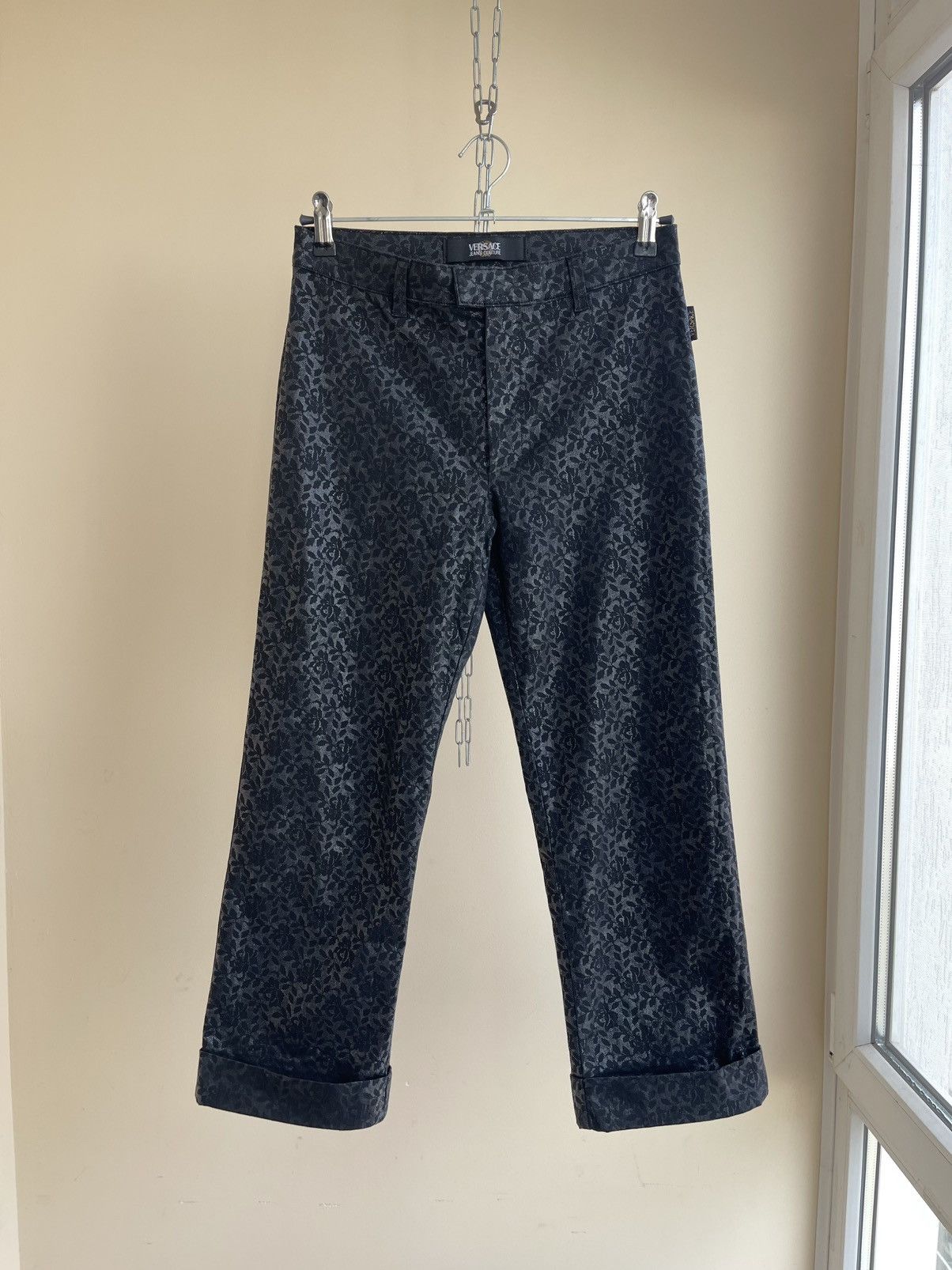 Versace Jeans Couture Versace Jeans Couture Floral Print Capri Pants Vintage 2000s Size 28" / US 6 / IT 42 - 1 Thumbnail