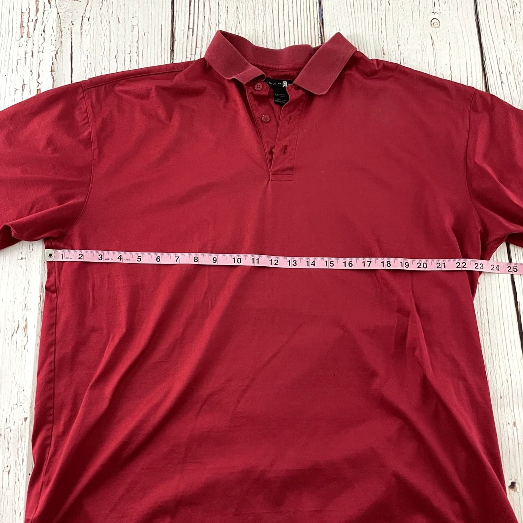 Vintage Tiger Woods Short Sleeve Button-Up Golf Polo Shirt Men's XL Red Shirt Mens XL Red Tiger Woods Short Sleeve Button-Up Polo Size US XL / EU 56 / 4 - 6 Thumbnail