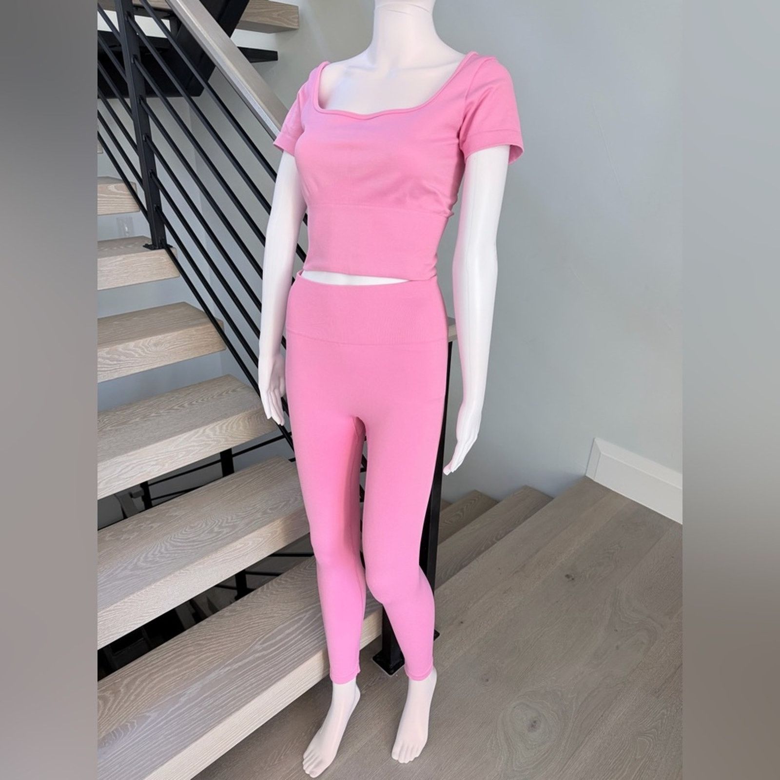 Guess Guess Y2K Pink Crop Top and Leggings Set size S Size 26" / US 2 / IT 38 - 4 Thumbnail