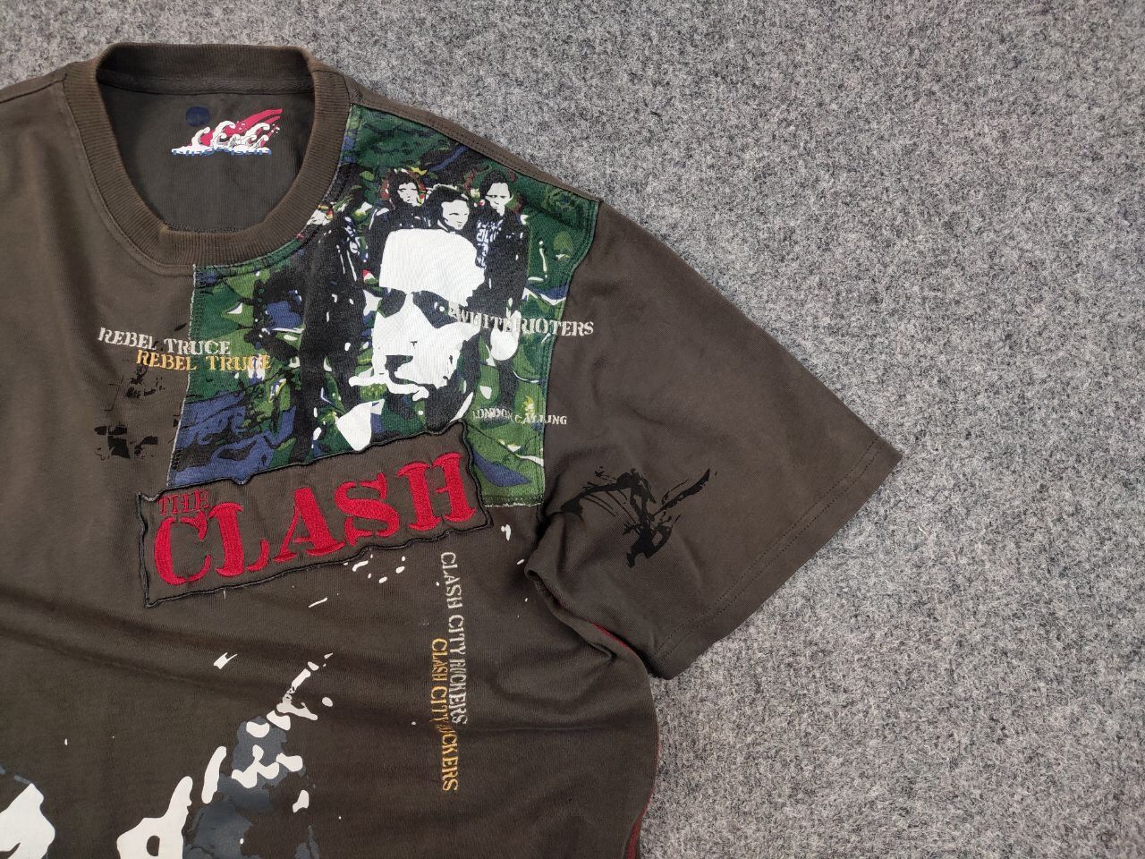 Band Tees Vintage The Clash Rebel Truce printed Band T-shirt 90s Style Size US L / EU 52-54 / 3 - 12 Thumbnail