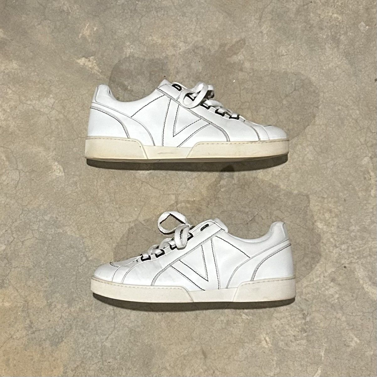 Designer × Louis Vuitton × Vintage Louis Vuitton 2000s Leather Stitched Logo Sneakers US 9 Size US 9 / EU 42 - 3 Thumbnail