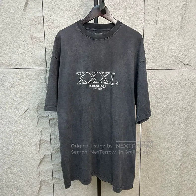 Balenciaga Balenciaga Round Neck Short Sleeve T-Shirt Size US S / EU 44-46 / 1 - 1 Thumbnail