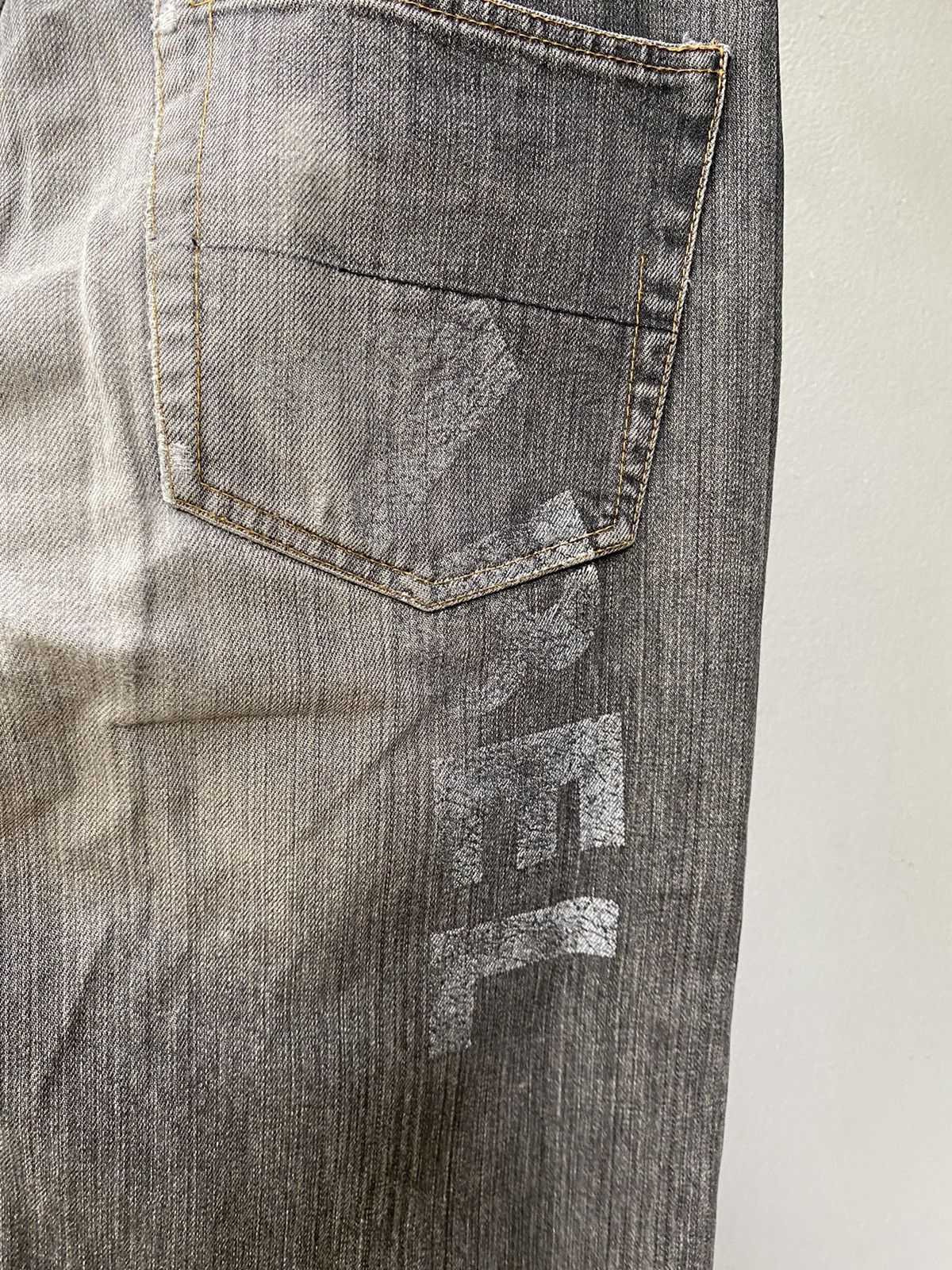 Burberry Burberry grey denim jeans Size US 32 / EU 48 - 25 Thumbnail