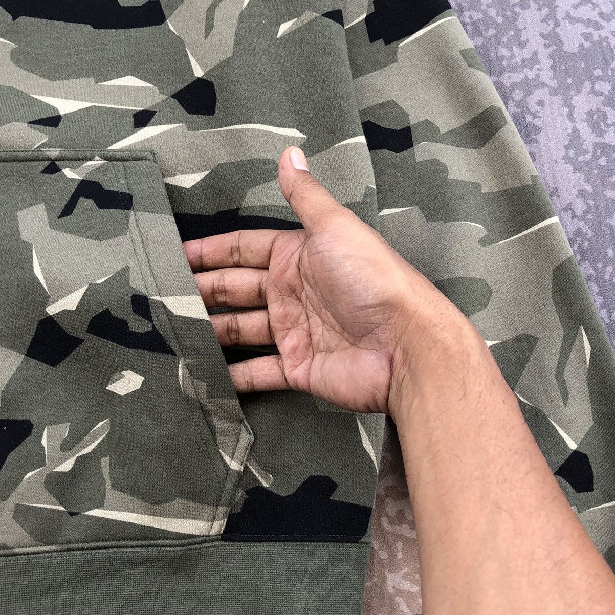 Nike Nike NSW Camo Hoodie Sweatshirts In Green Size US M / EU 48-50 / 2 - 8 Thumbnail