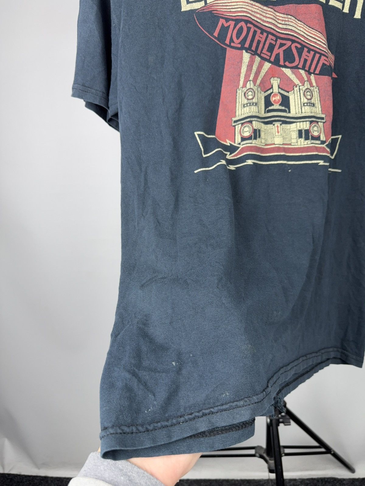 Led Zeppelin Vintage 00s Led Zeppelin Mothership Rock Band Faded T-Shirt Size US M / EU 48-50 / 2 - 9 Thumbnail