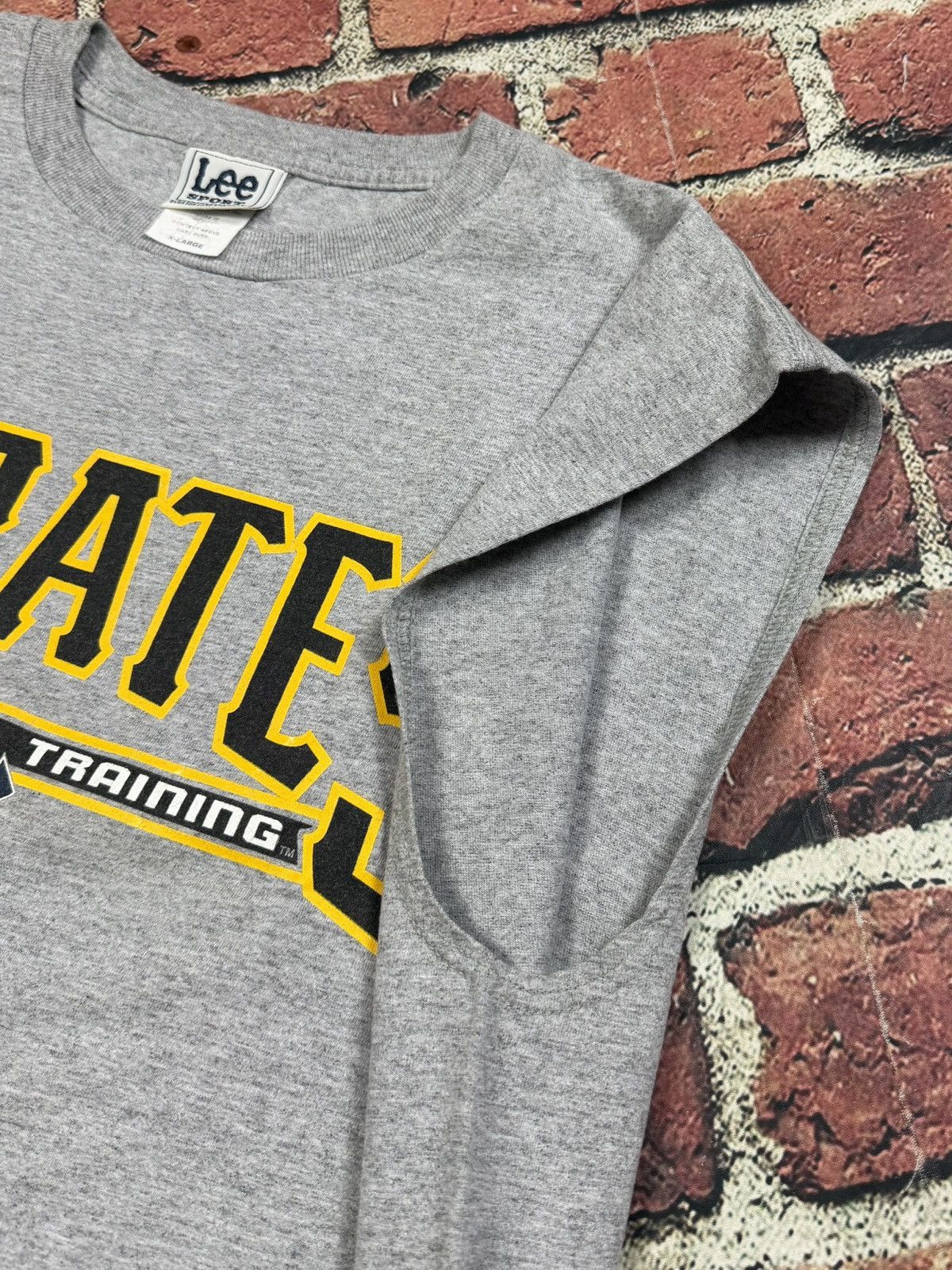 MLB Lee Sport Pittsburgh Pirates Spring Training Muscle Tee Size US XL / EU 56 / 4 - 6 Thumbnail