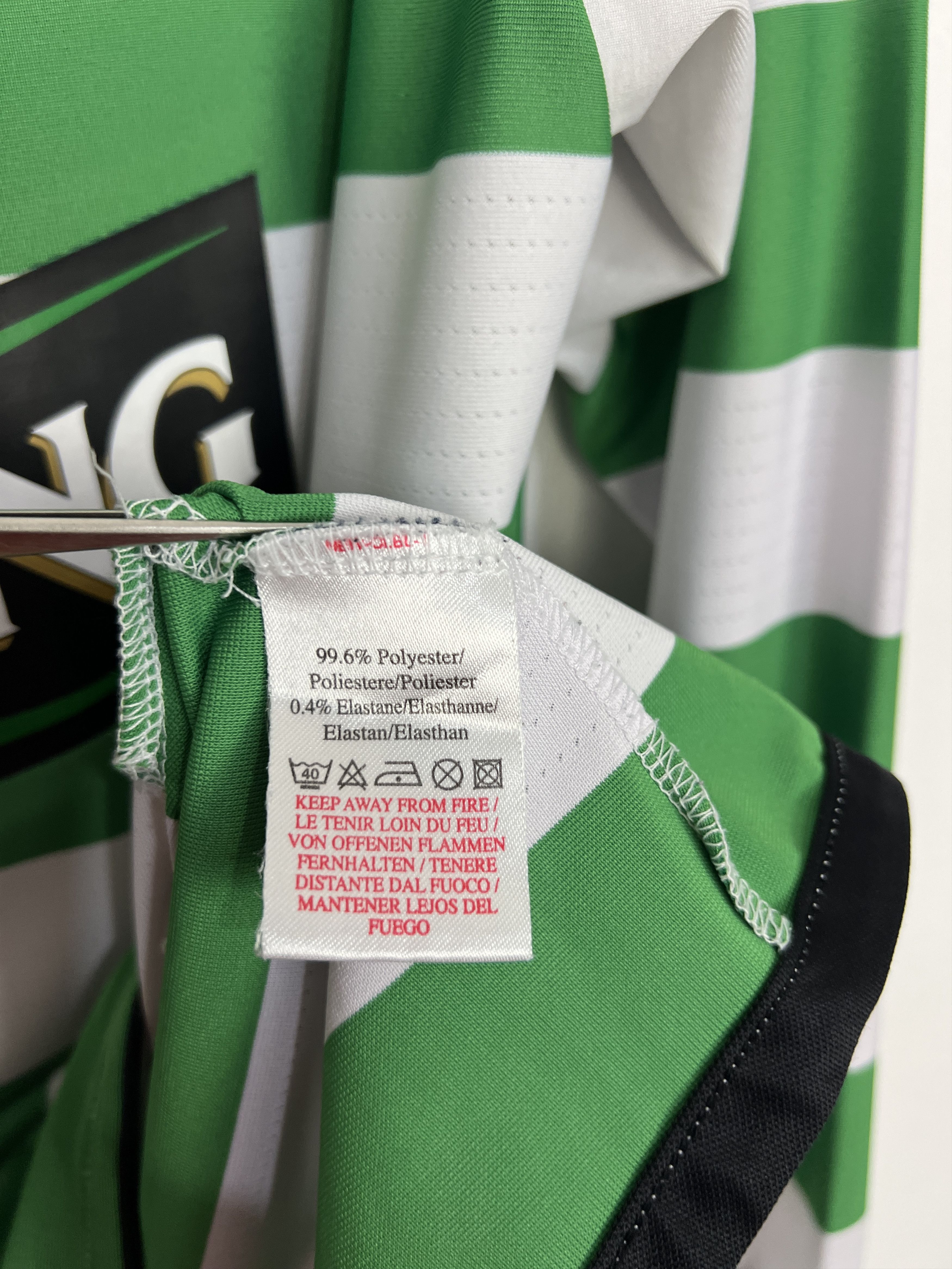 Umbro Celtic Home football shirt 2004 Soccer Long Sleeve Jersey Size US M / EU 48-50 / 2 - 9 Thumbnail