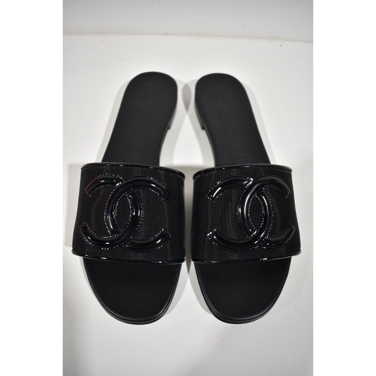 Chanel Chanel 23P Black Mesh Patent Leather CC Logo Slide Sandal Size US 8 / IT 38 - 5 Thumbnail