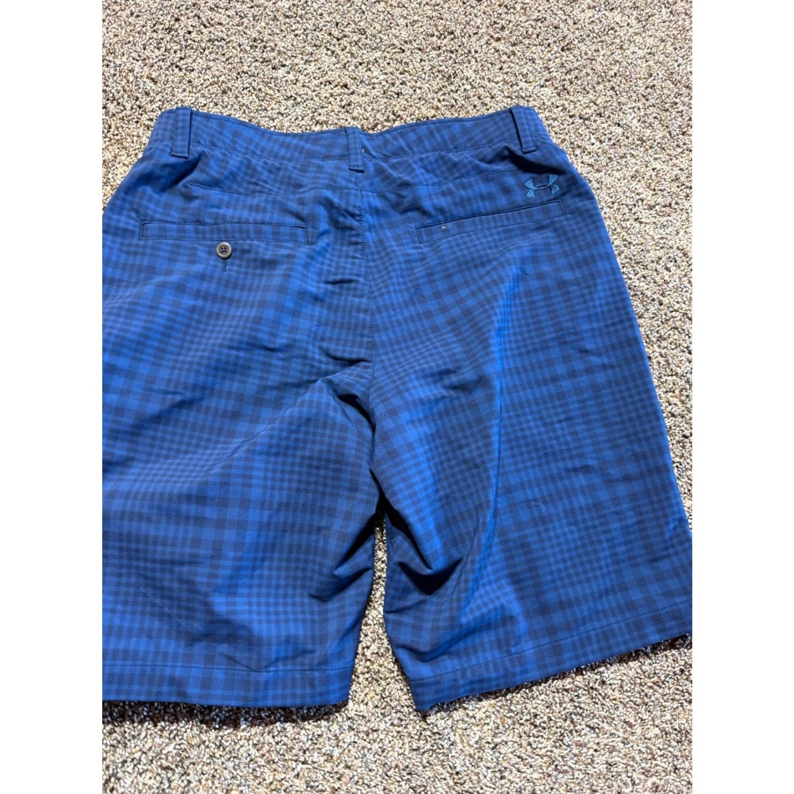 Under Armour Under Armour Mens Shorts Size 34 Blue Plaid Loose Fit Inseam 10" Golf Casual Size US 34 / EU 50 - 4 Thumbnail