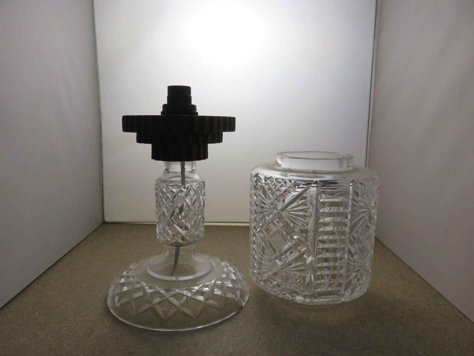 The Unbranded Brand Vintage Large Heavy Cut Crystal Glass Lamp Base & Shade Size ONE SIZE - 2 Thumbnail