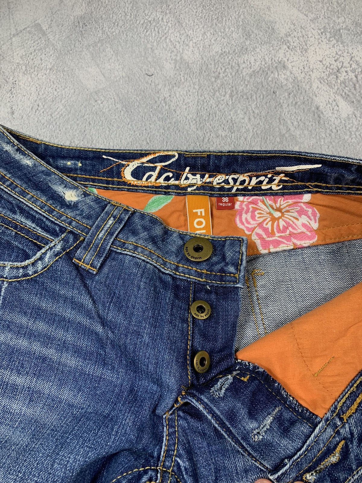 Japanese Brand × Vintage Vintage Y2K Low rise distressed faded regular denim jeans Size 29" - 6 Thumbnail