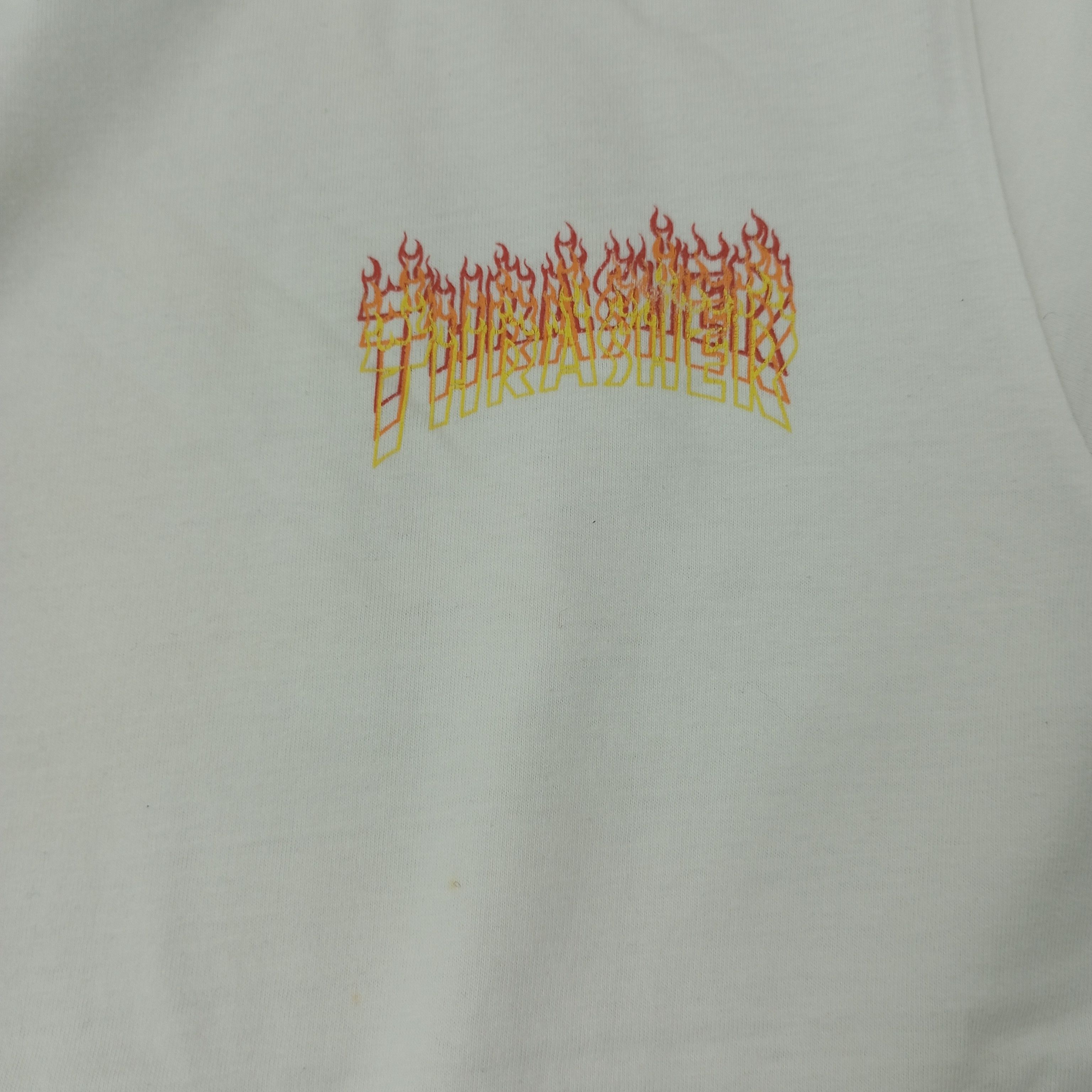Thrasher × Vintage Thrasher Flames Design Skateboard Style Tshirt C219N37 Size US L / EU 52-54 / 3 - 7 Thumbnail