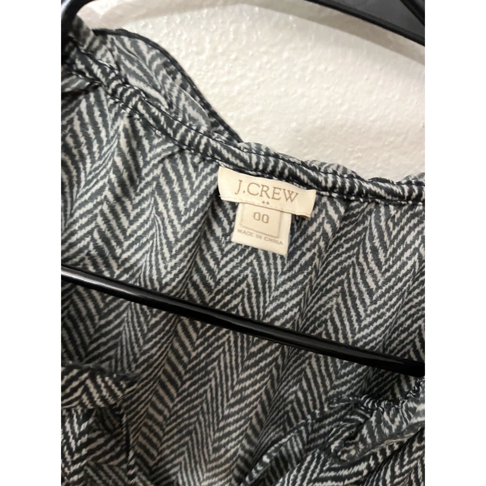 J.Crew J. Crew Blouse 00 Women Size Regular Pullover Sleeveless Herringbone Neck Ruffle Top Size XXS / US 00 / IT 34 - 2 Thumbnail