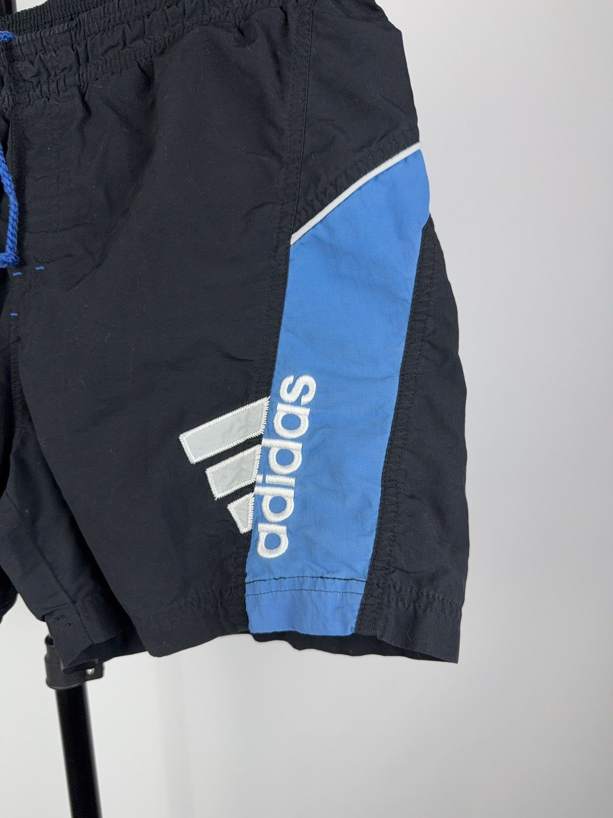 Adidas × Vintage Vintage 90s Adidas Logo Embroidered Men’s S Size Shorts Size US 30 / EU 46 - 2 Thumbnail