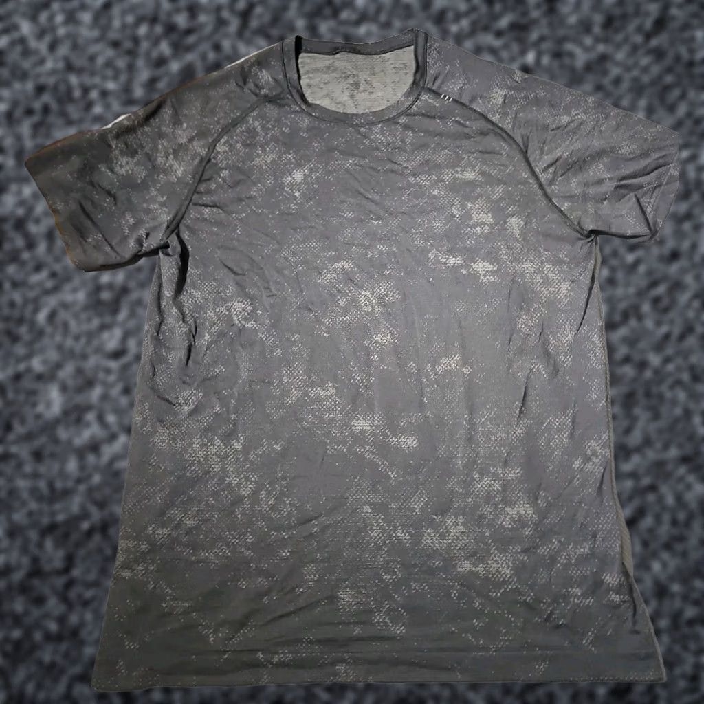 Lululemon Lululemon Shirt Mens L Gray Metal Vent Tech Camo Active Performance Stretch Tee Size US L / EU 52-54 / 3 - 1 Thumbnail
