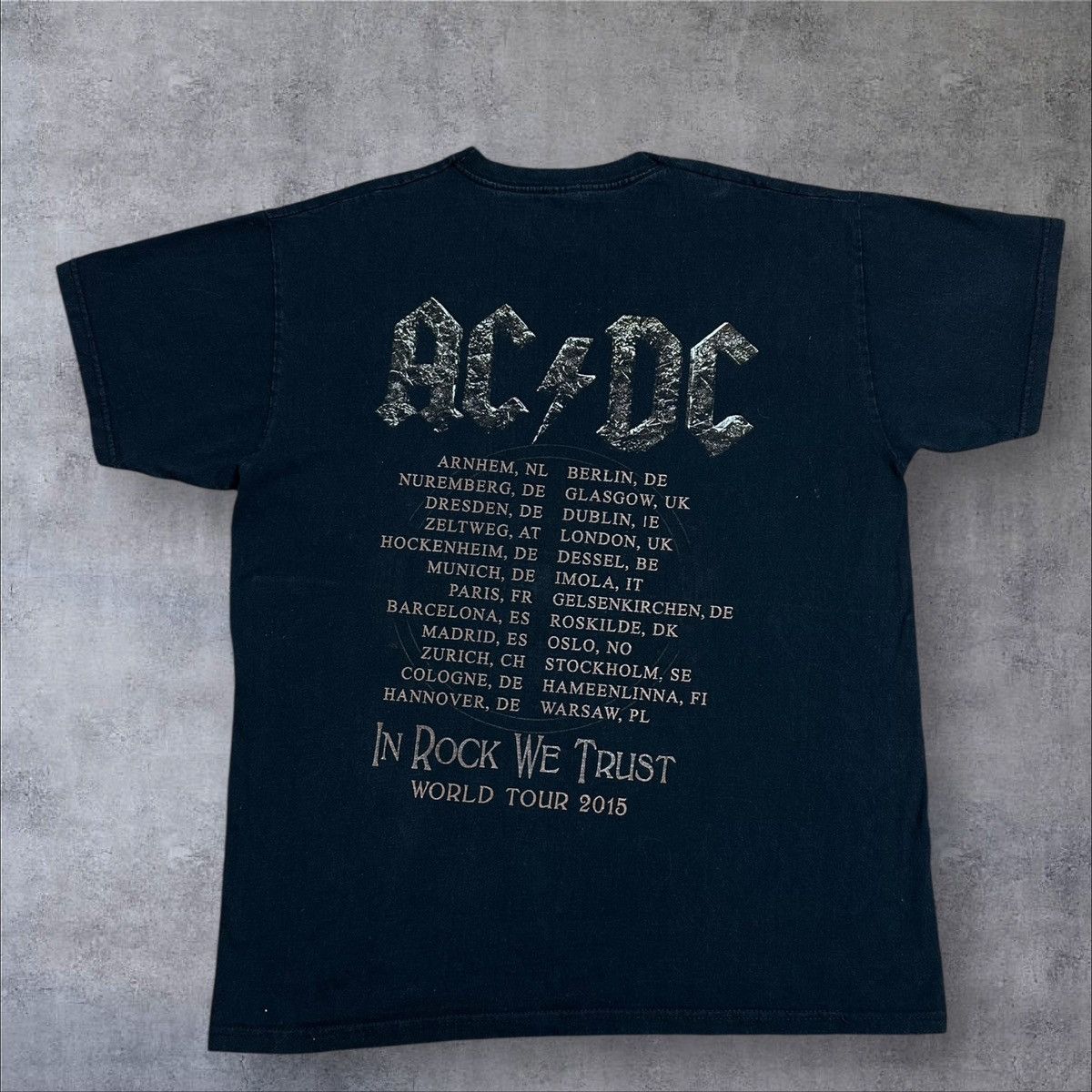 AC/DC × Band Tees 2015 Ac Dc Roc Or Bust In Rock We Trust World Tour T shirt Size US L / EU 52-54 / 3 - 3 Thumbnail