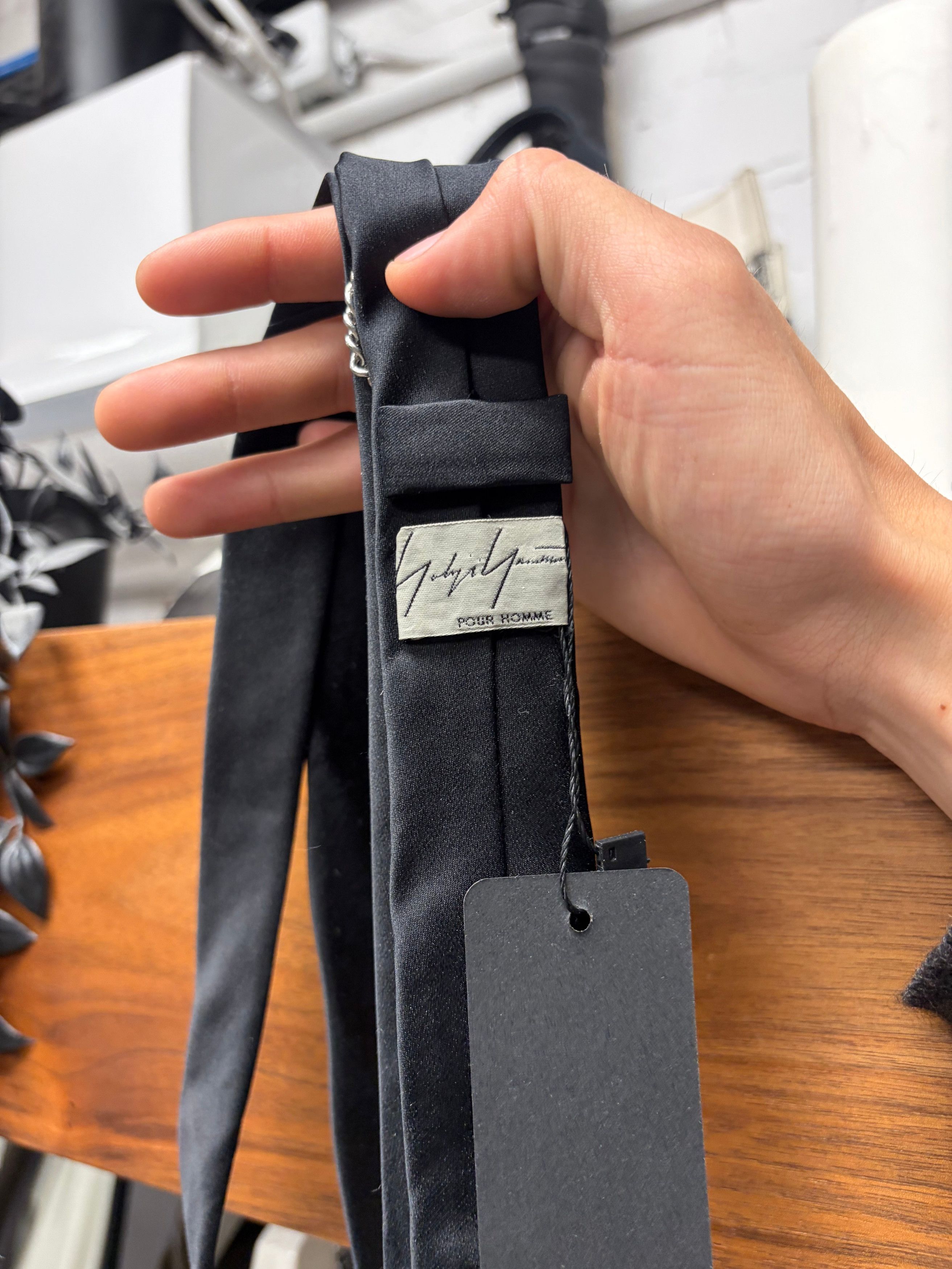 Yohji Yamamoto AW2016 Yohji Yamamoto Pour Homme ‘Chain Mail’ Black Silk Necktie Size ONE SIZE - 5 Thumbnail