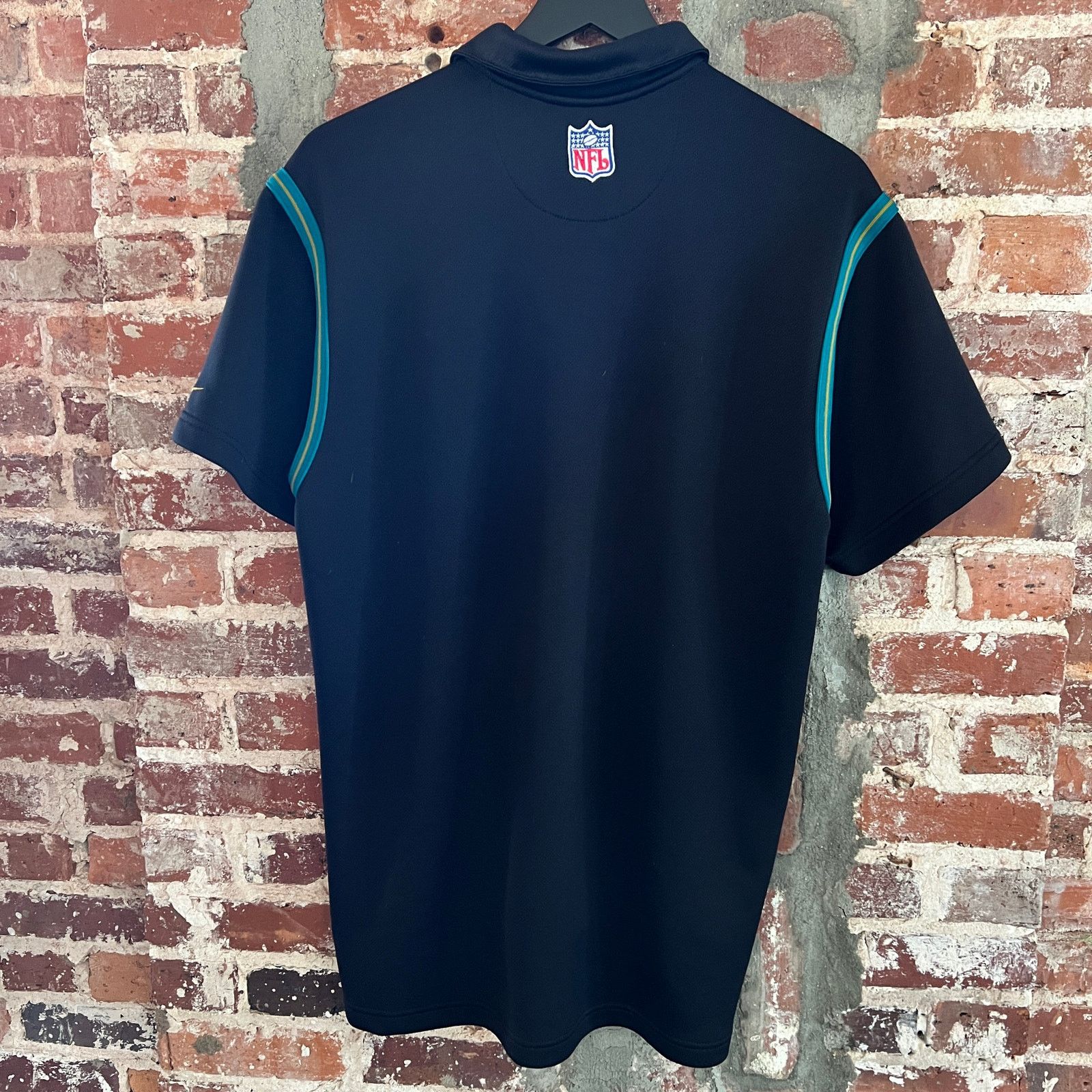 Nike Vintage Jacksonville Jaguars Nike Black Polo Shirt L 23x31 Size US L / EU 52-54 / 3 - 5 Thumbnail