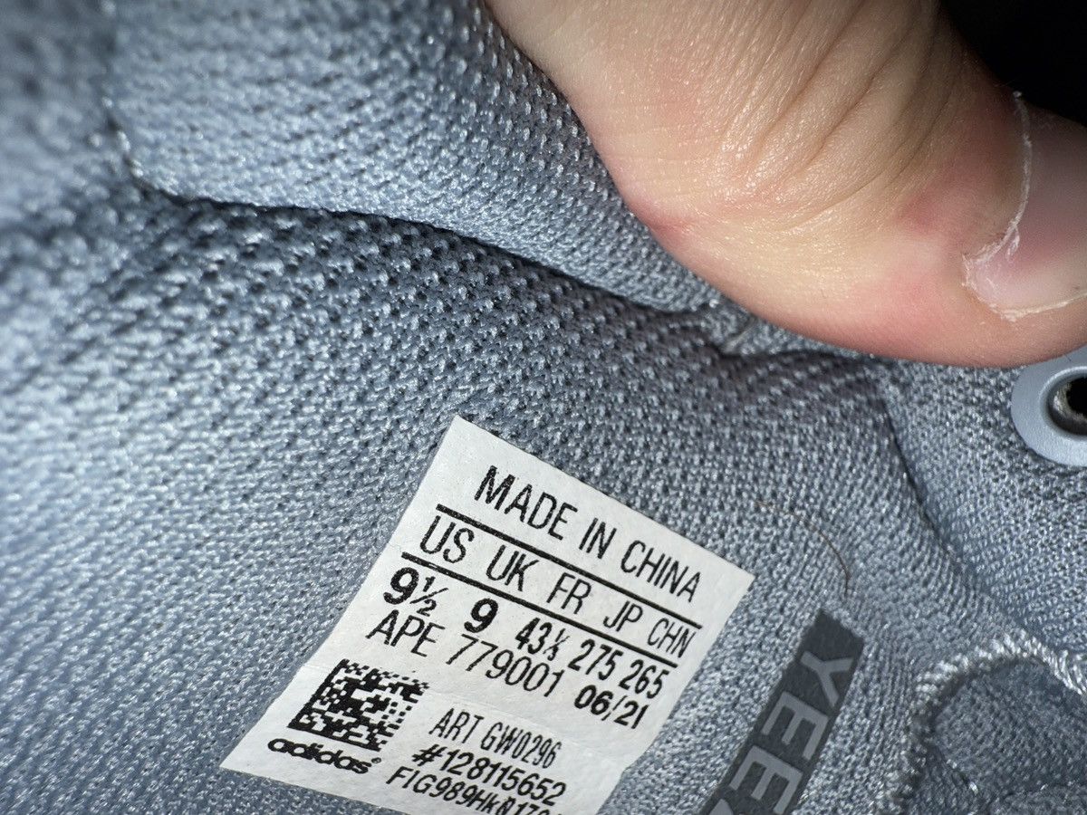 Yeezy Yeezy 700 Size US 9.5 / EU 42-43 - 7 Thumbnail
