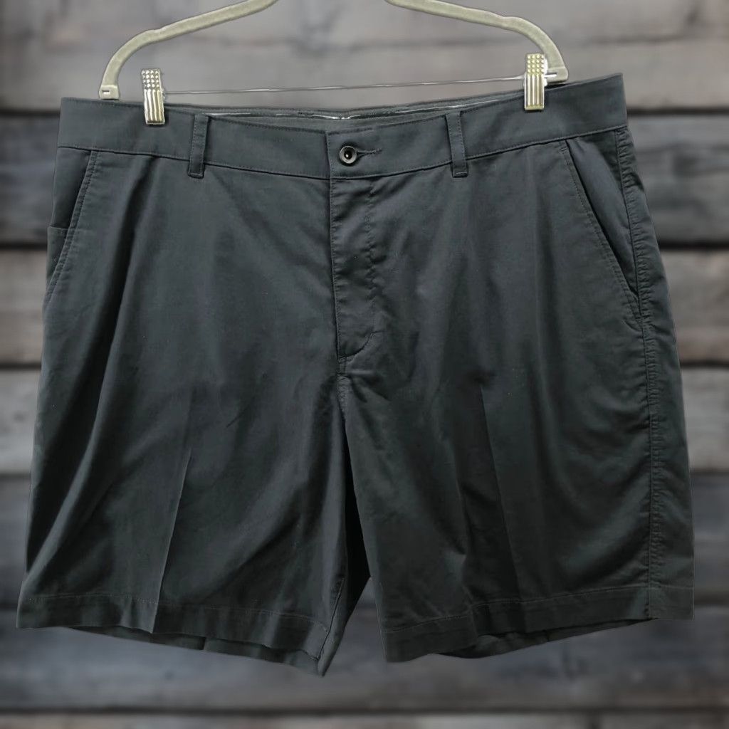 Nike Nike Dri-Fit UV Golf Chino Shorts Mens 40 Black 7.5'' Inseam Flat Front Active Size US 40 / EU 56 - 1 Thumbnail